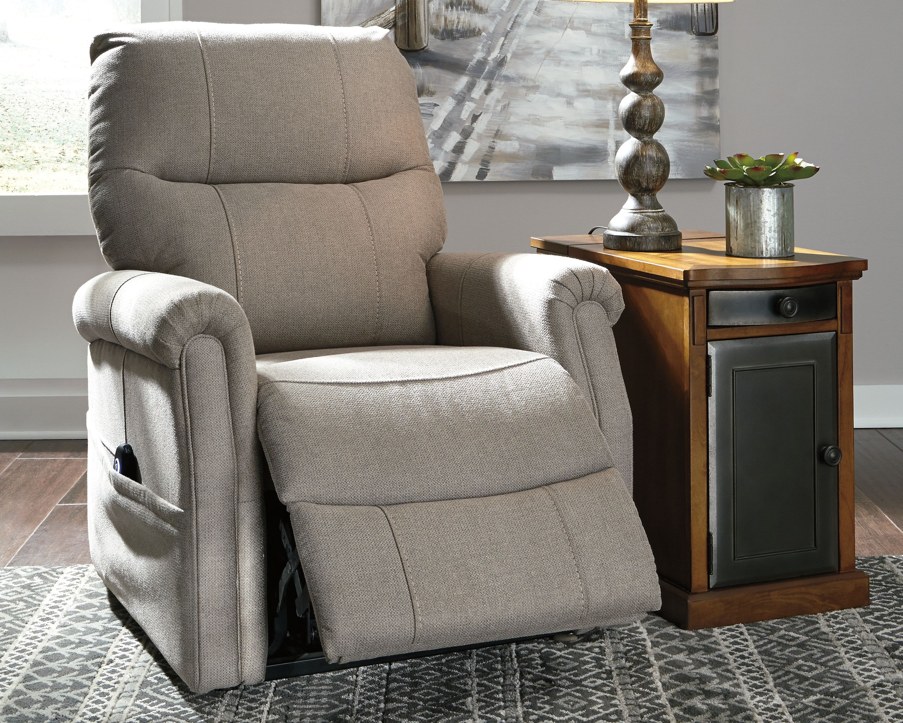 Ashley Markridge Markridge Power Lift Recliner 3500212 Portland, OR