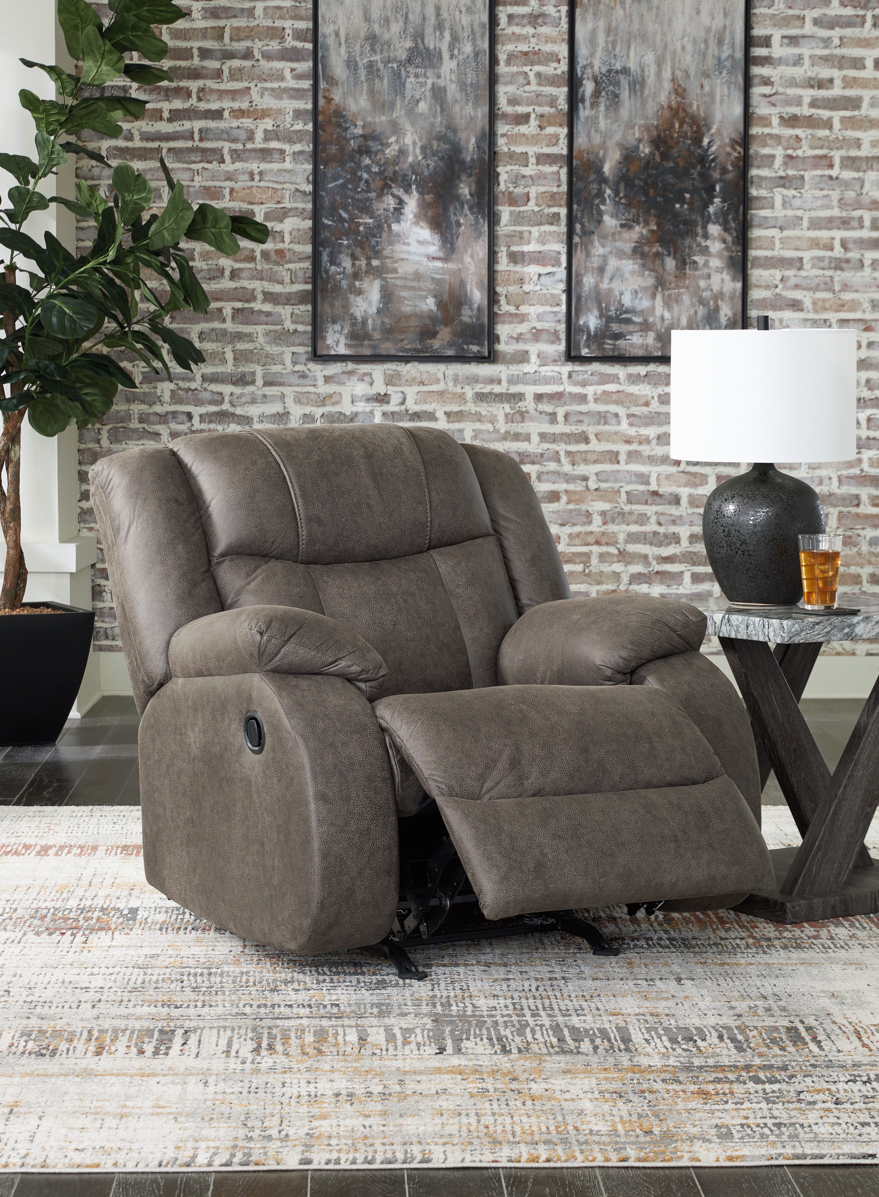 あいり　1225 Signature Design by Ashley Living Room First Base Recliner