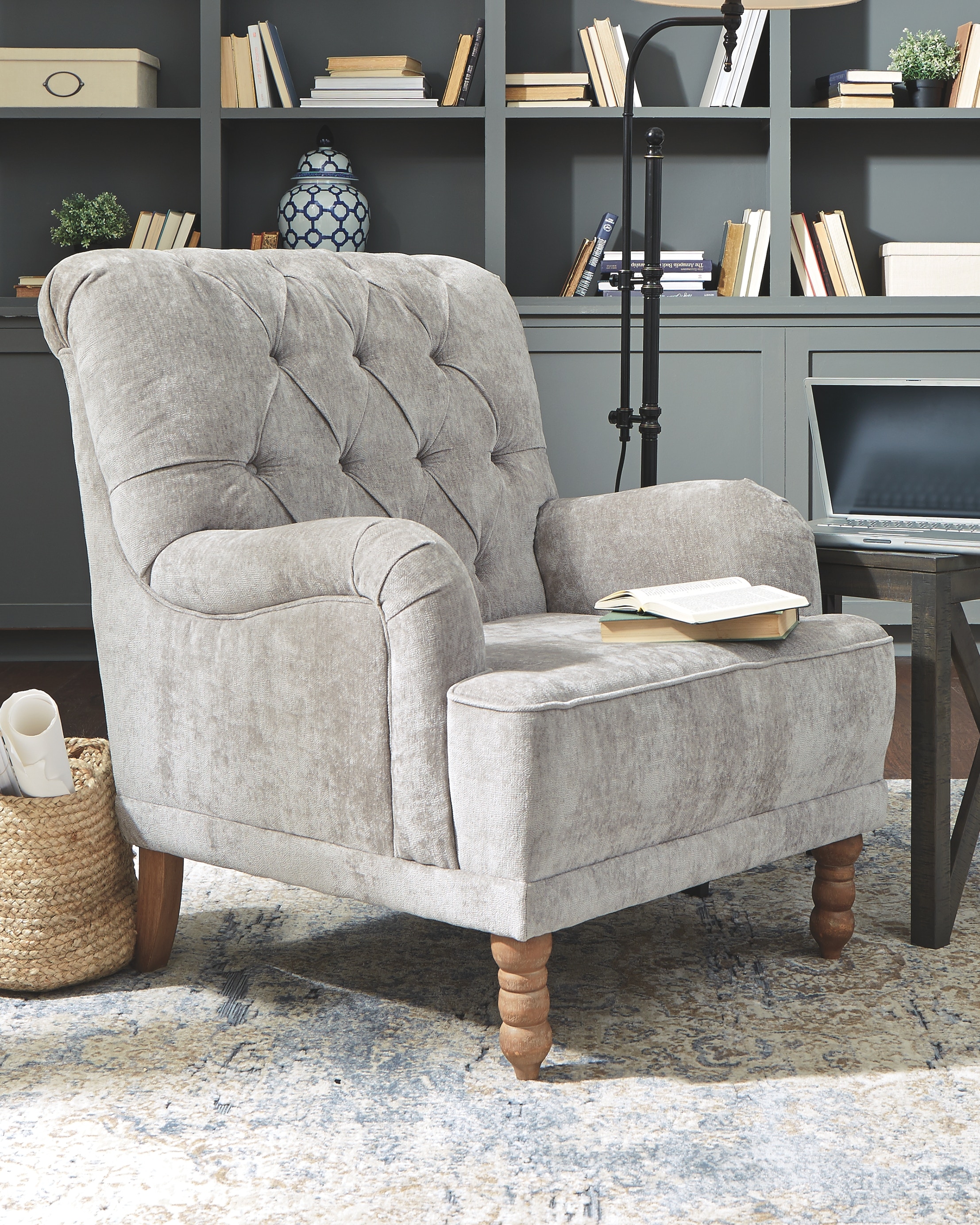 Signature Design by Ashley Living Room Dinara Accent Chair