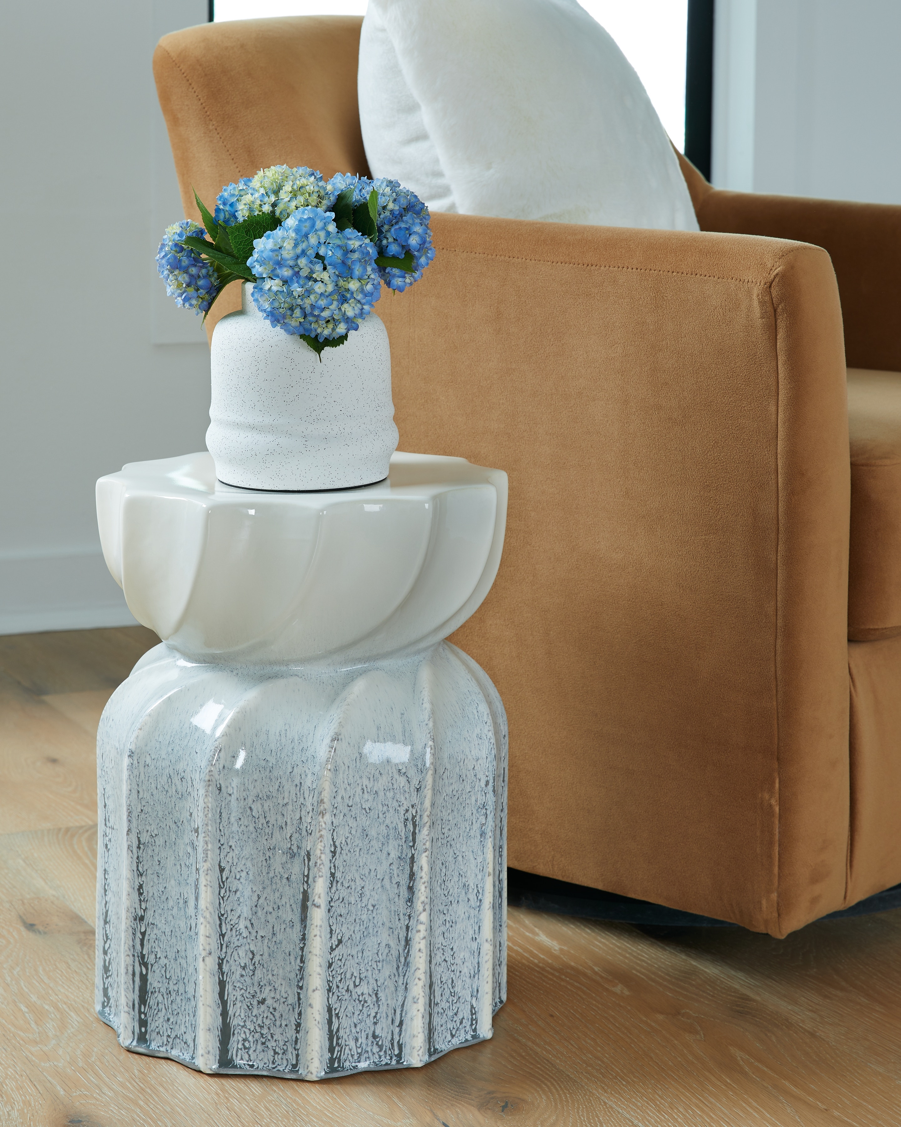 Signature Design by Ashley Casual Dining Michamere Stool A3000619