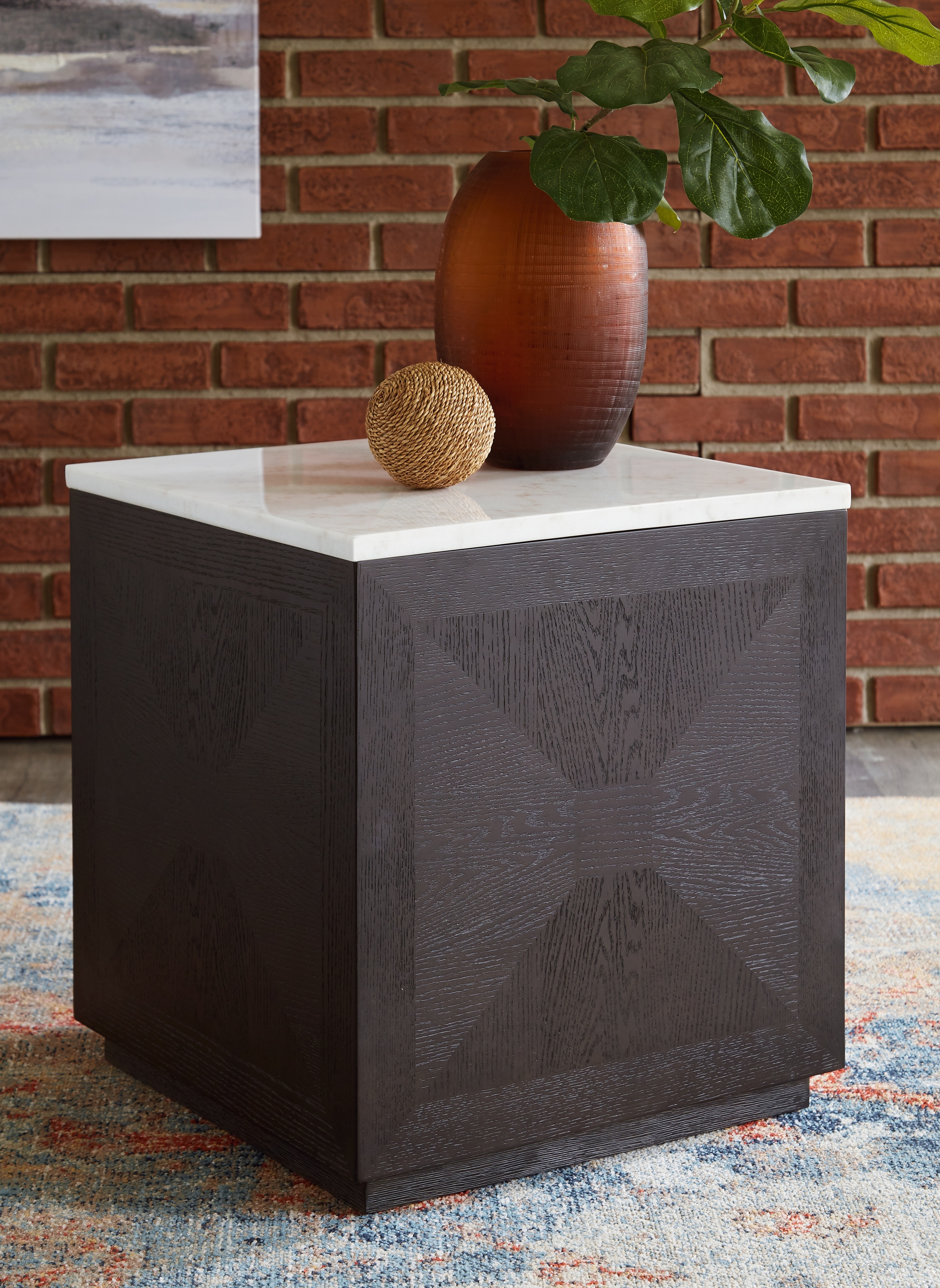 Signature Design by Ashley Living Room Henridge Accent Table