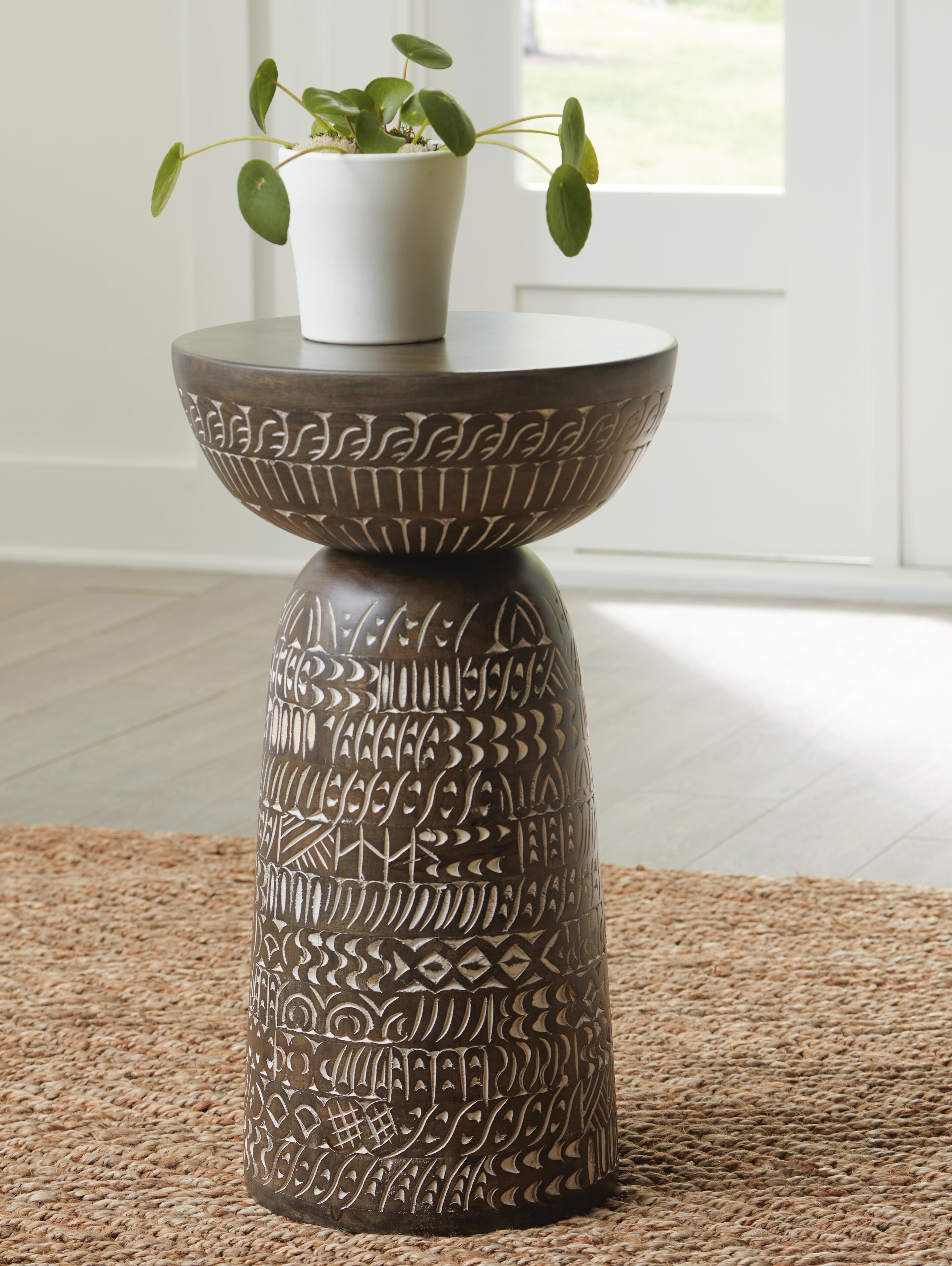 Signature Design by Ashley Living Room Hadcher Accent Table