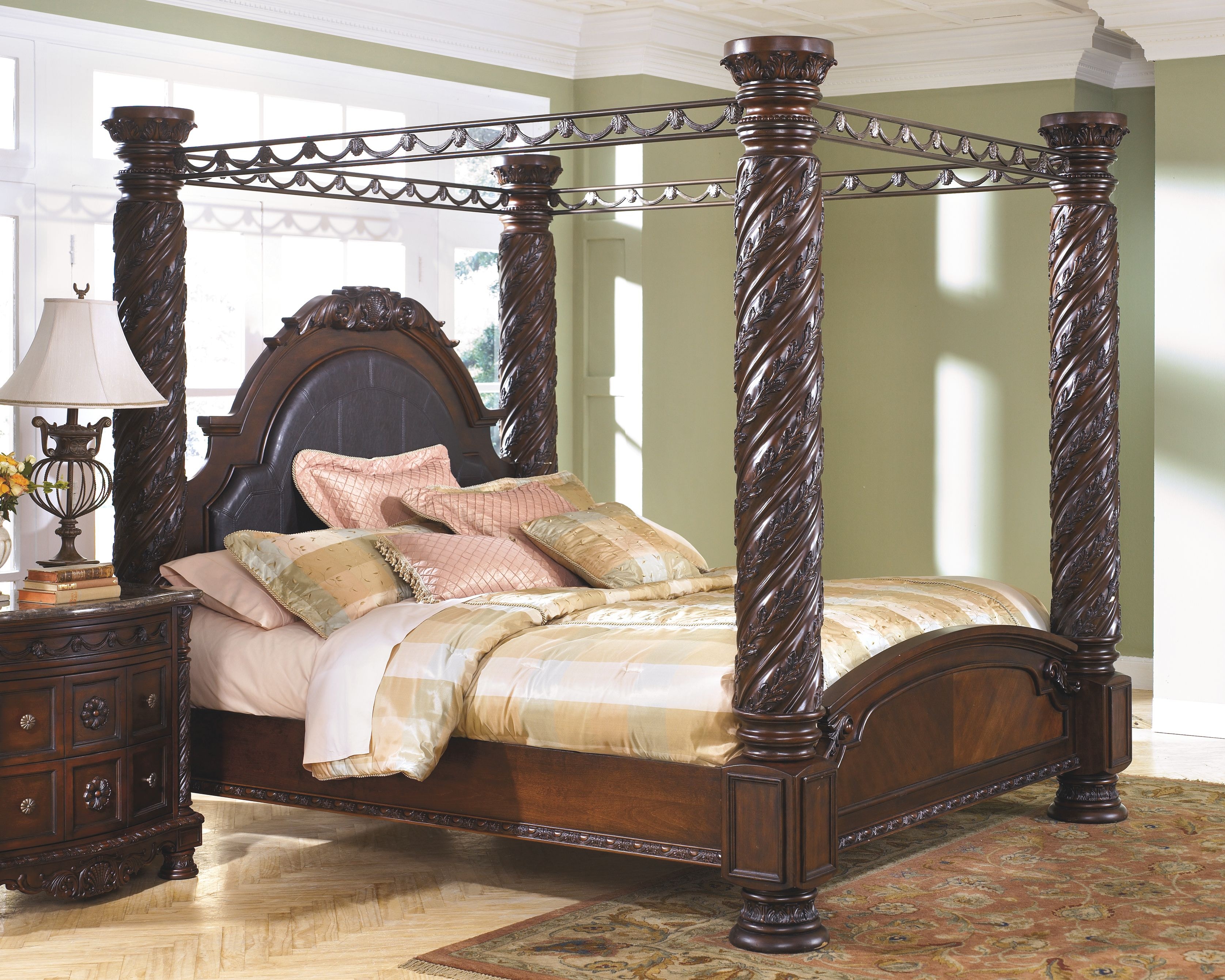 Canopy cal king deals bed