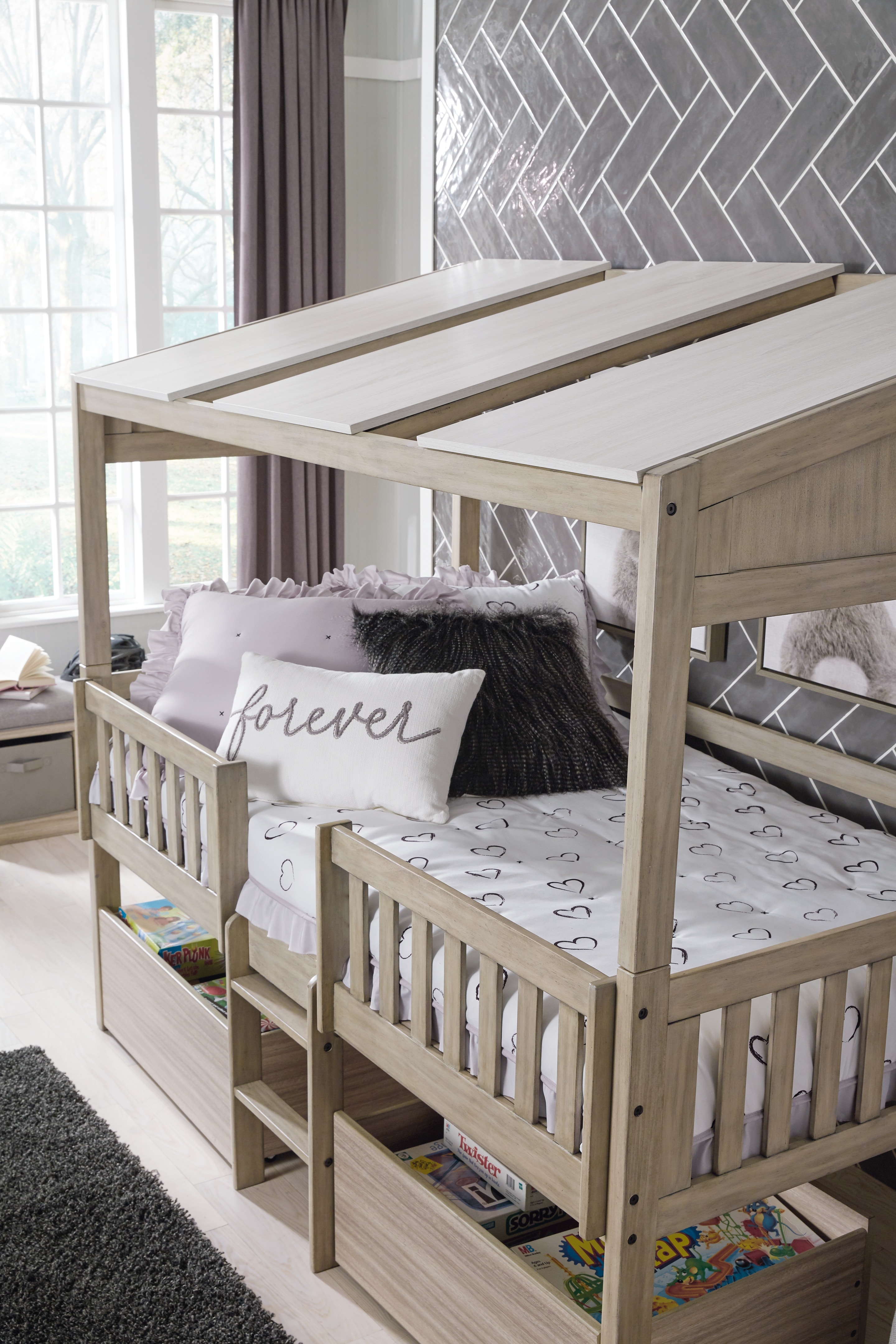 Signature Design by Ashley Bedroom Wrenalyn Twin Loft Bed with