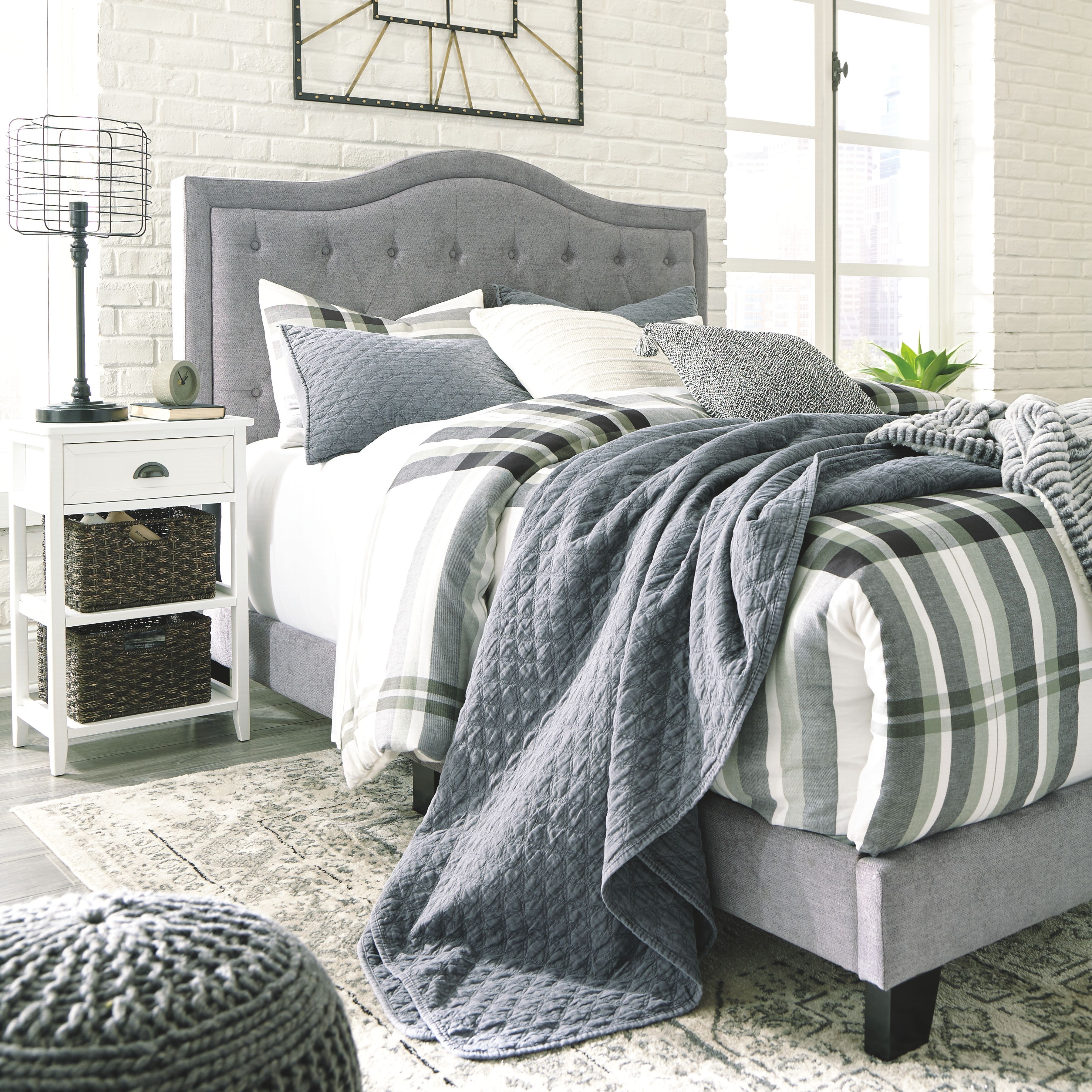 Signature Design By Ashley Bedroom Jerary King Upholstered Bed B090-382 ...