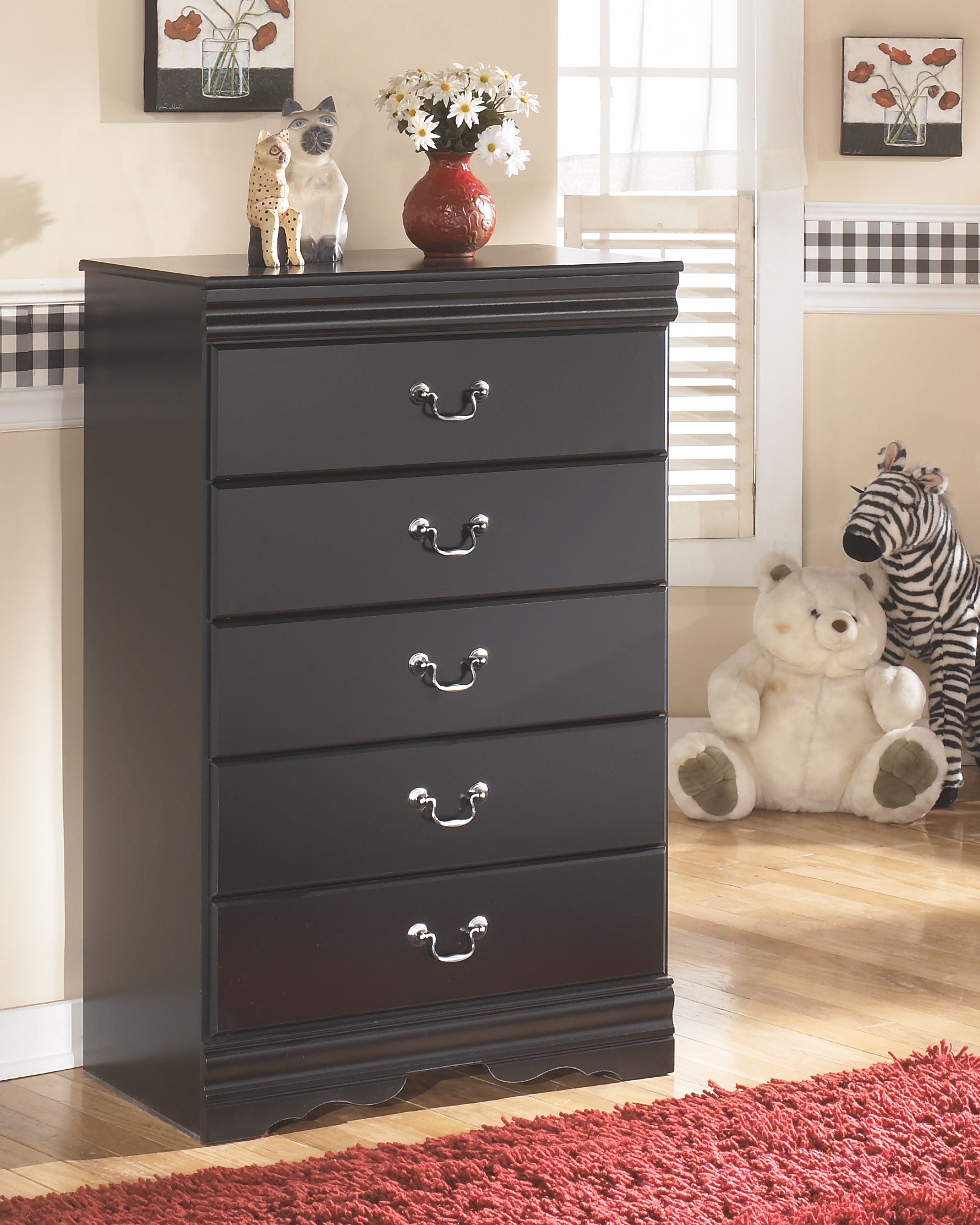 Signature Design by Ashley Bedroom Huey Vineyard Chest of