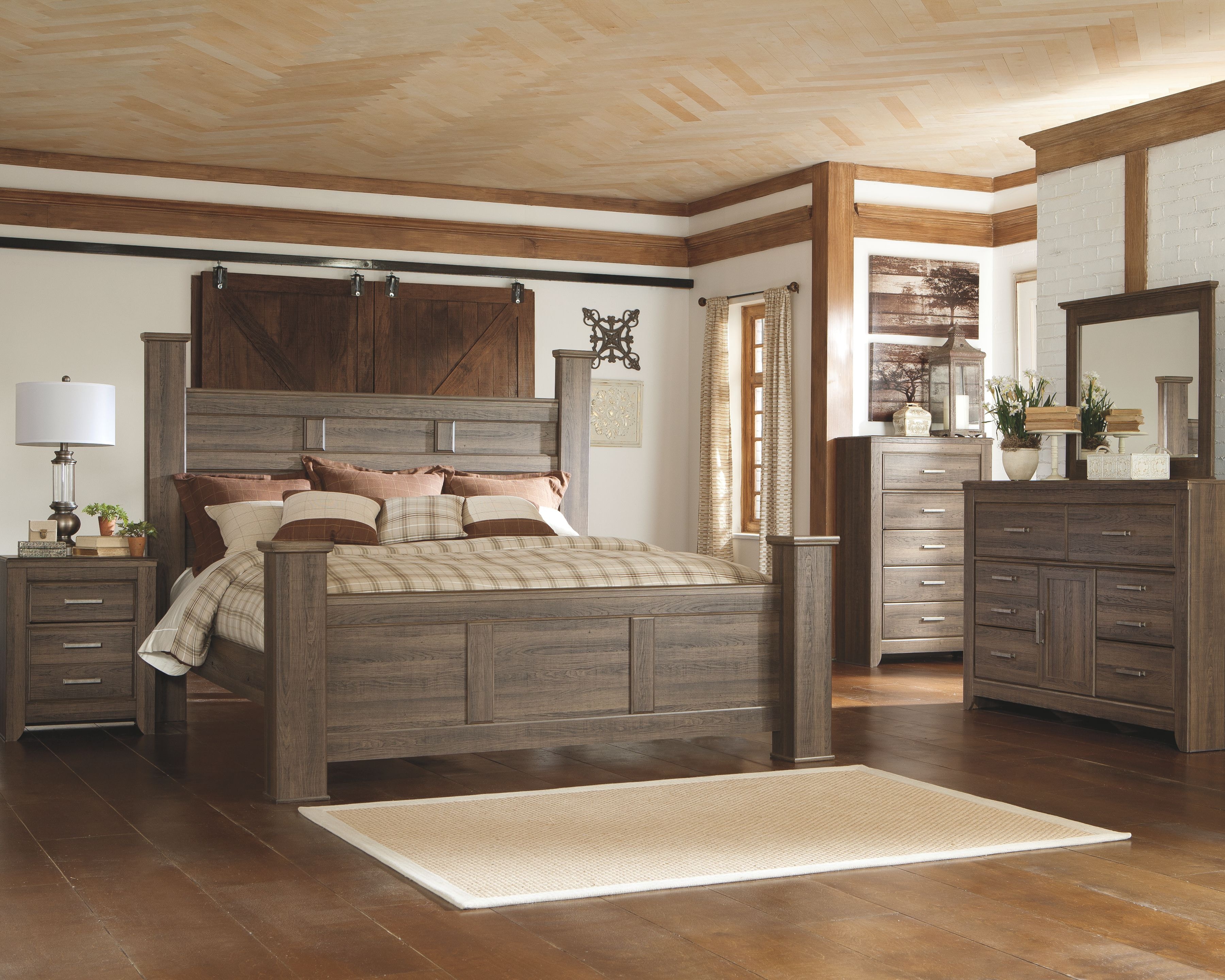 Signature Design by Ashley Bedroom Juararo California King
