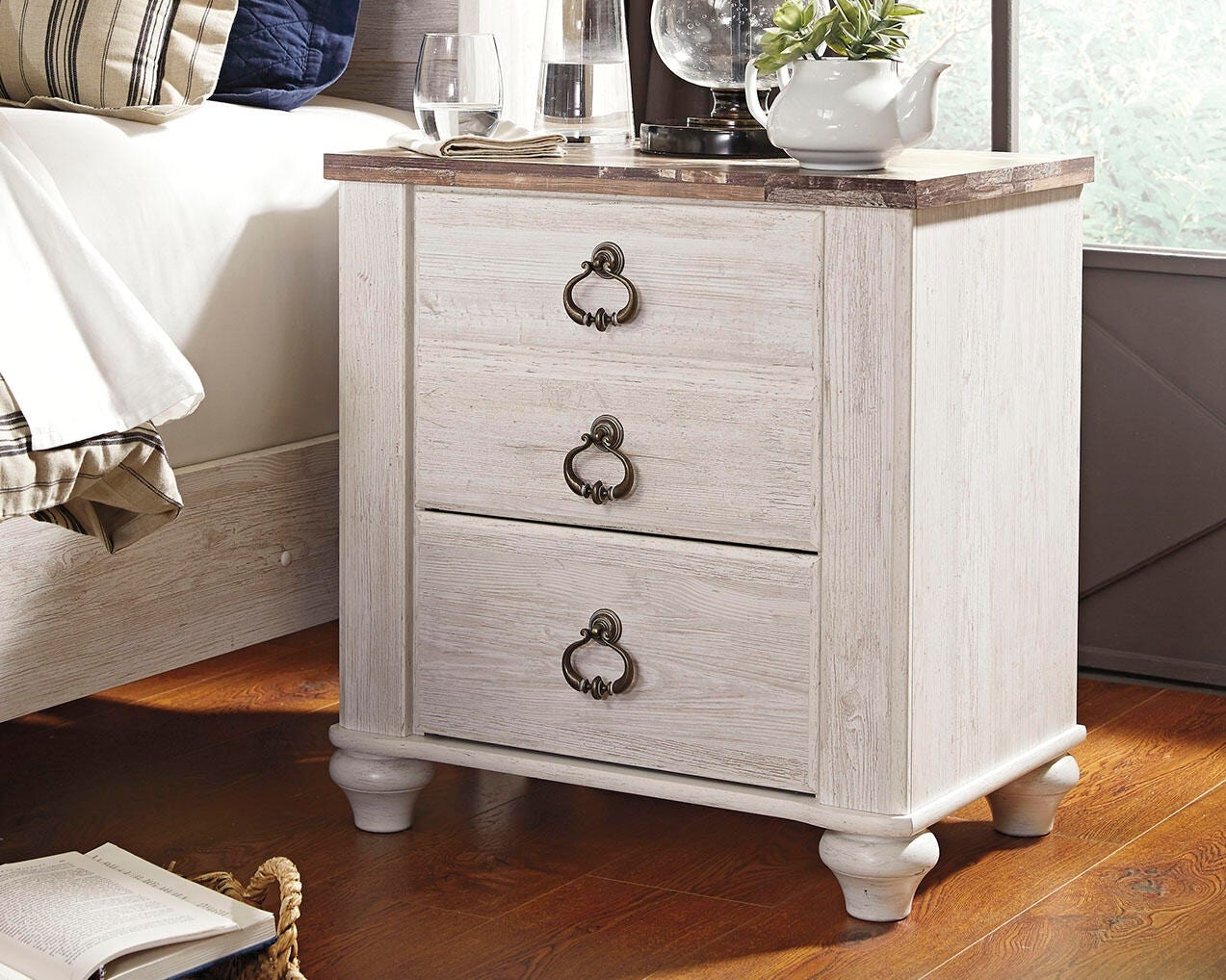 Signature Design by Ashley Bedroom Willowton Nightstand B267-92