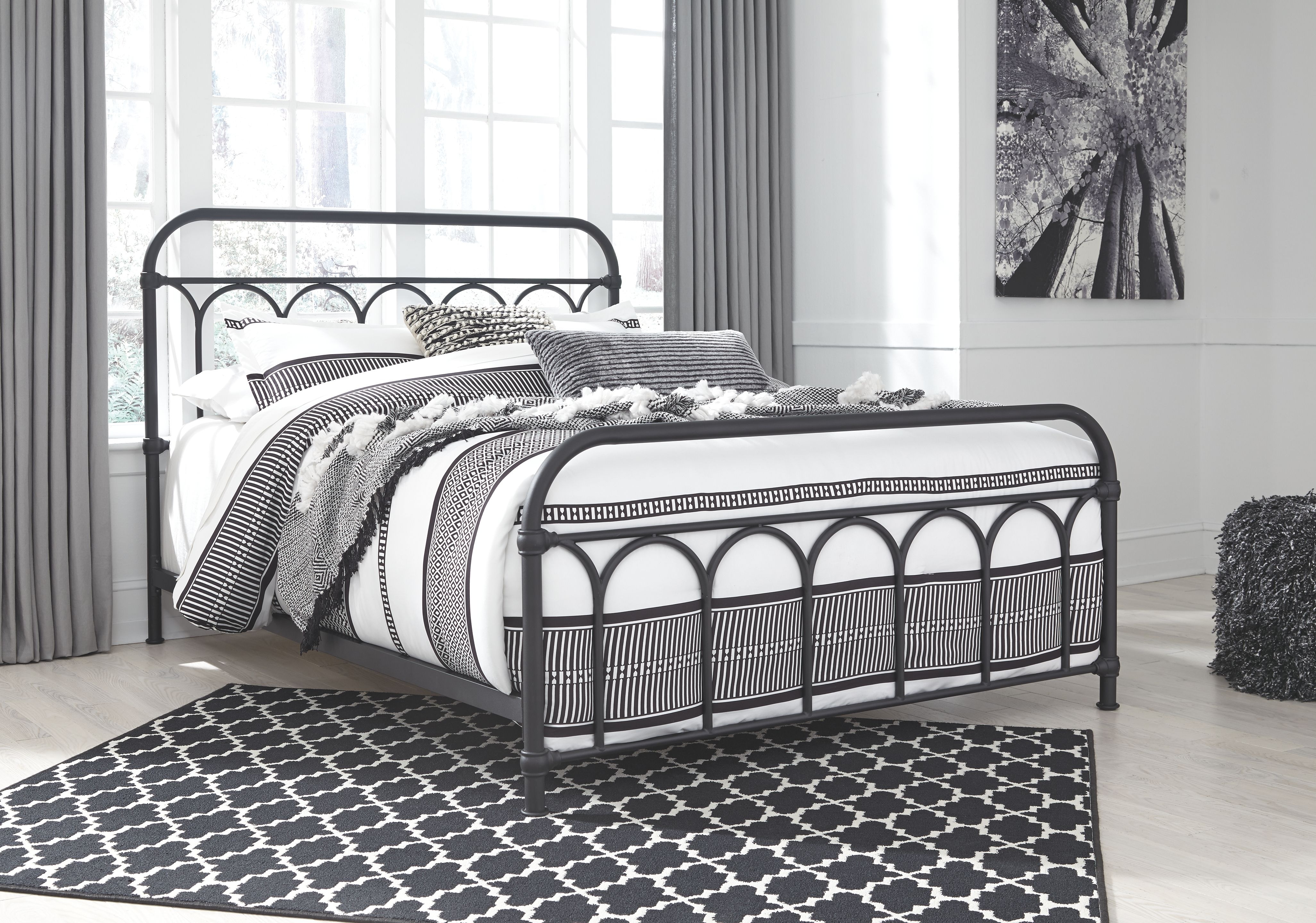 Signature Design By Ashley Bedroom Nashburg Queen Metal Bed B280-681 ...