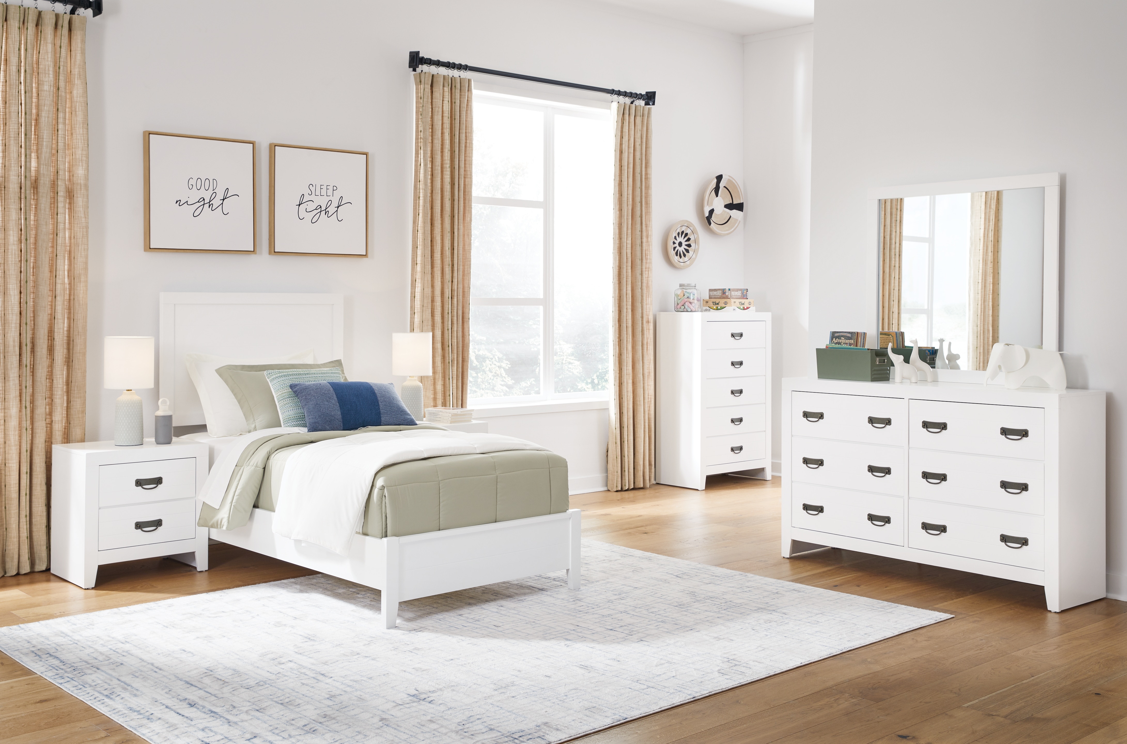 Signature Design by Ashley Bedroom Binterglen Chest of