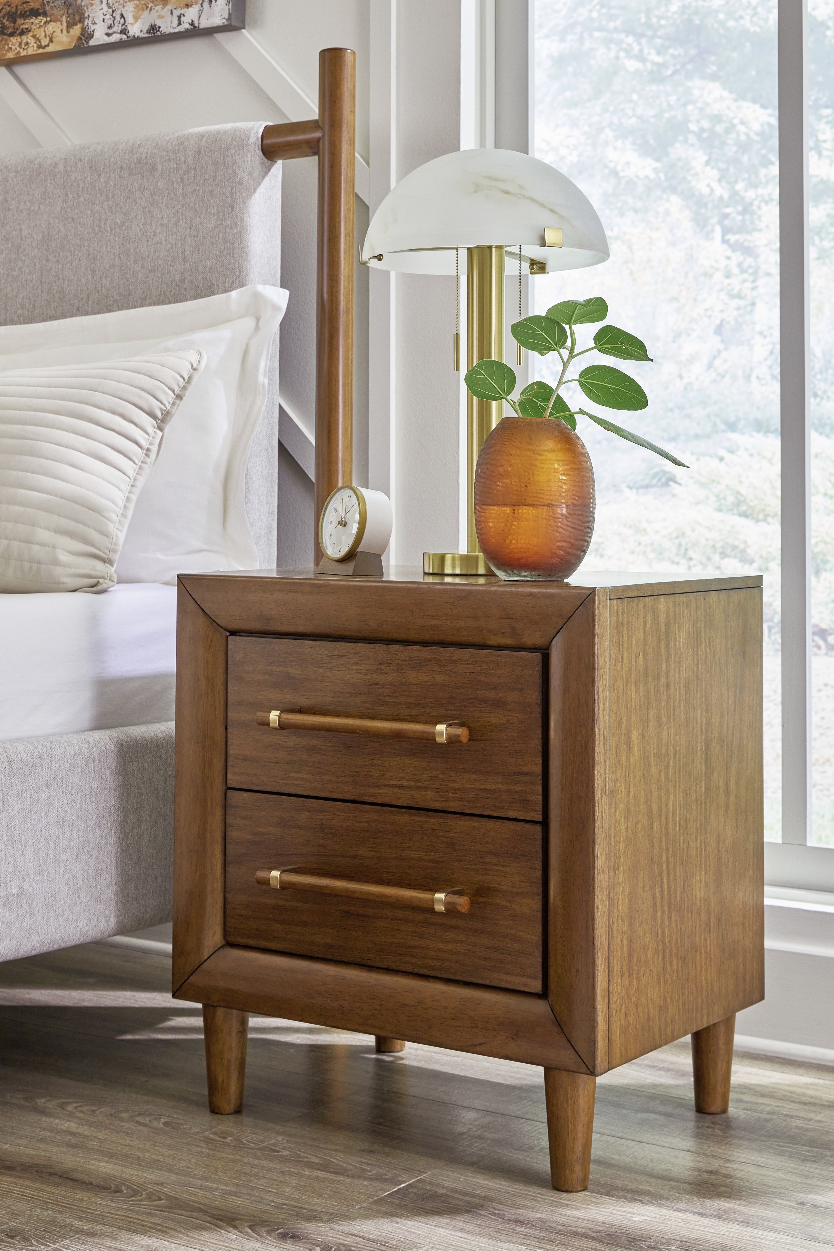 Signature Design by Ashley Bedroom Lyncott Nightstand B615-92