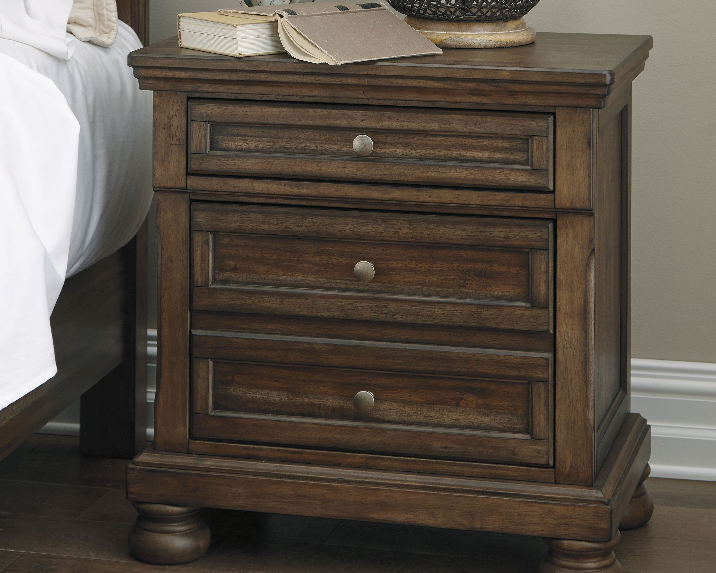 Signature Design By Ashley Bedroom Flynnter Nightstand B719-92 ...