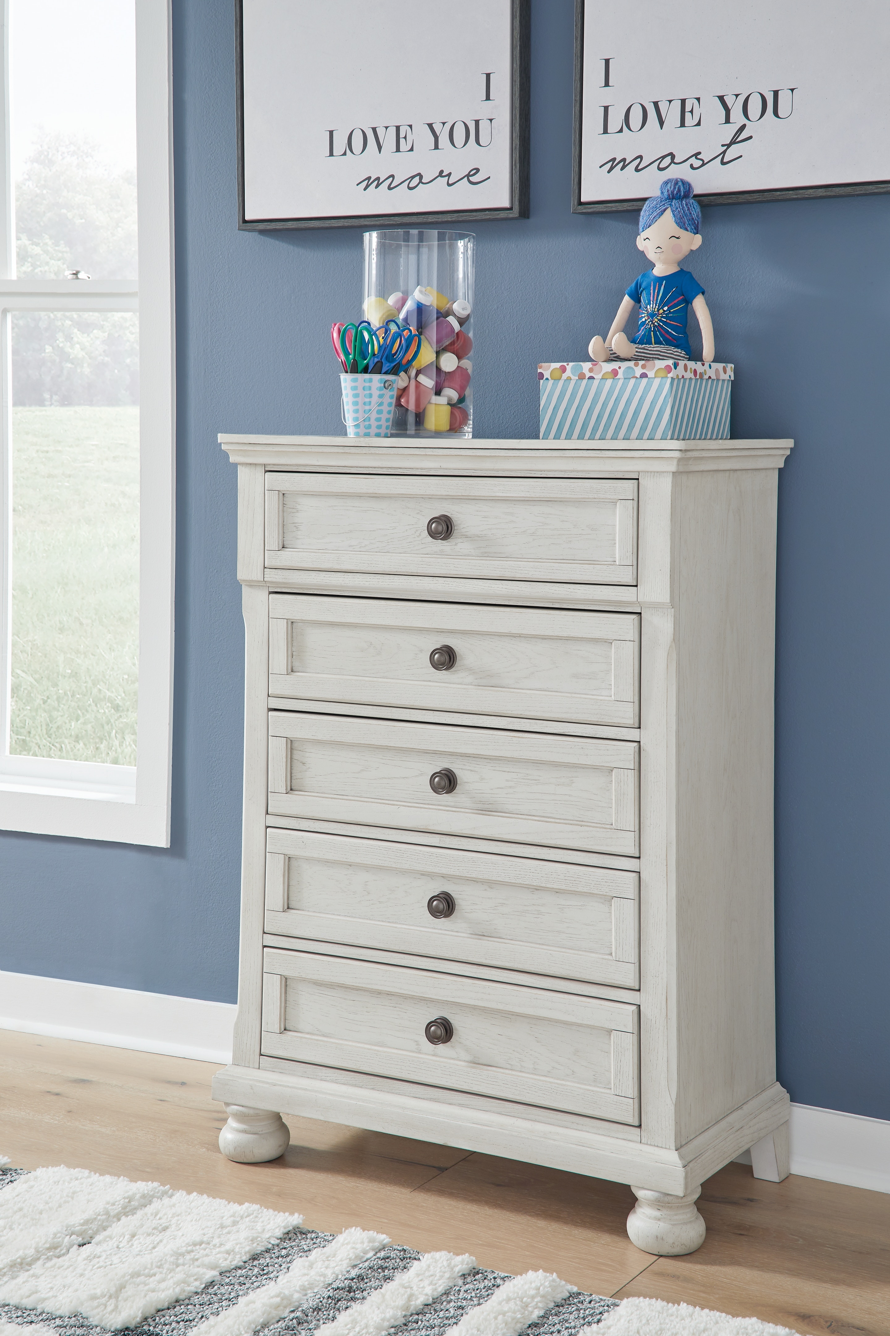 Signature Design by Ashley Bedroom Robbinsdale Chest of Drawers
