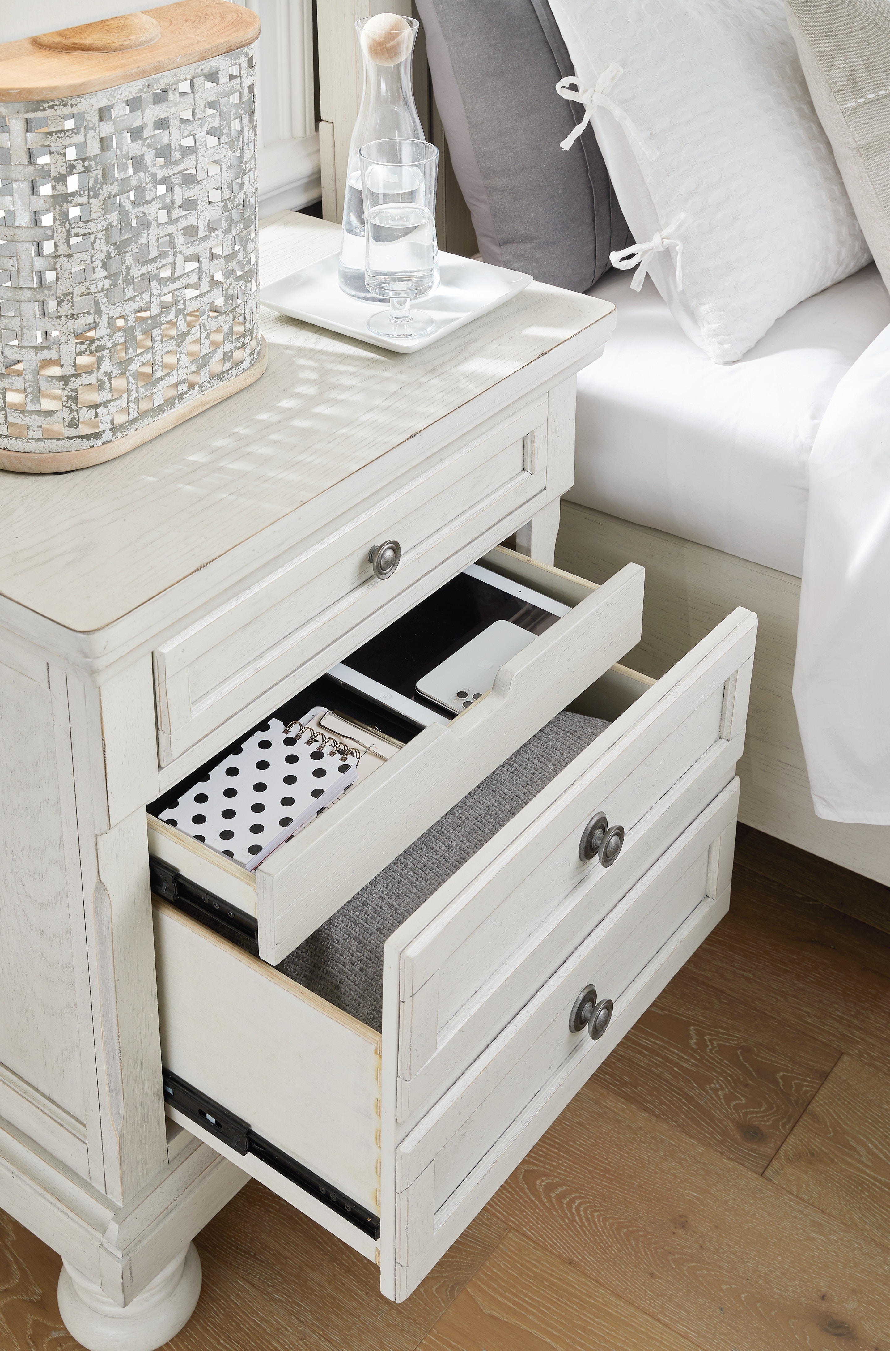 Signature Design by Ashley Bedroom Robbinsdale Nightstand B742-92