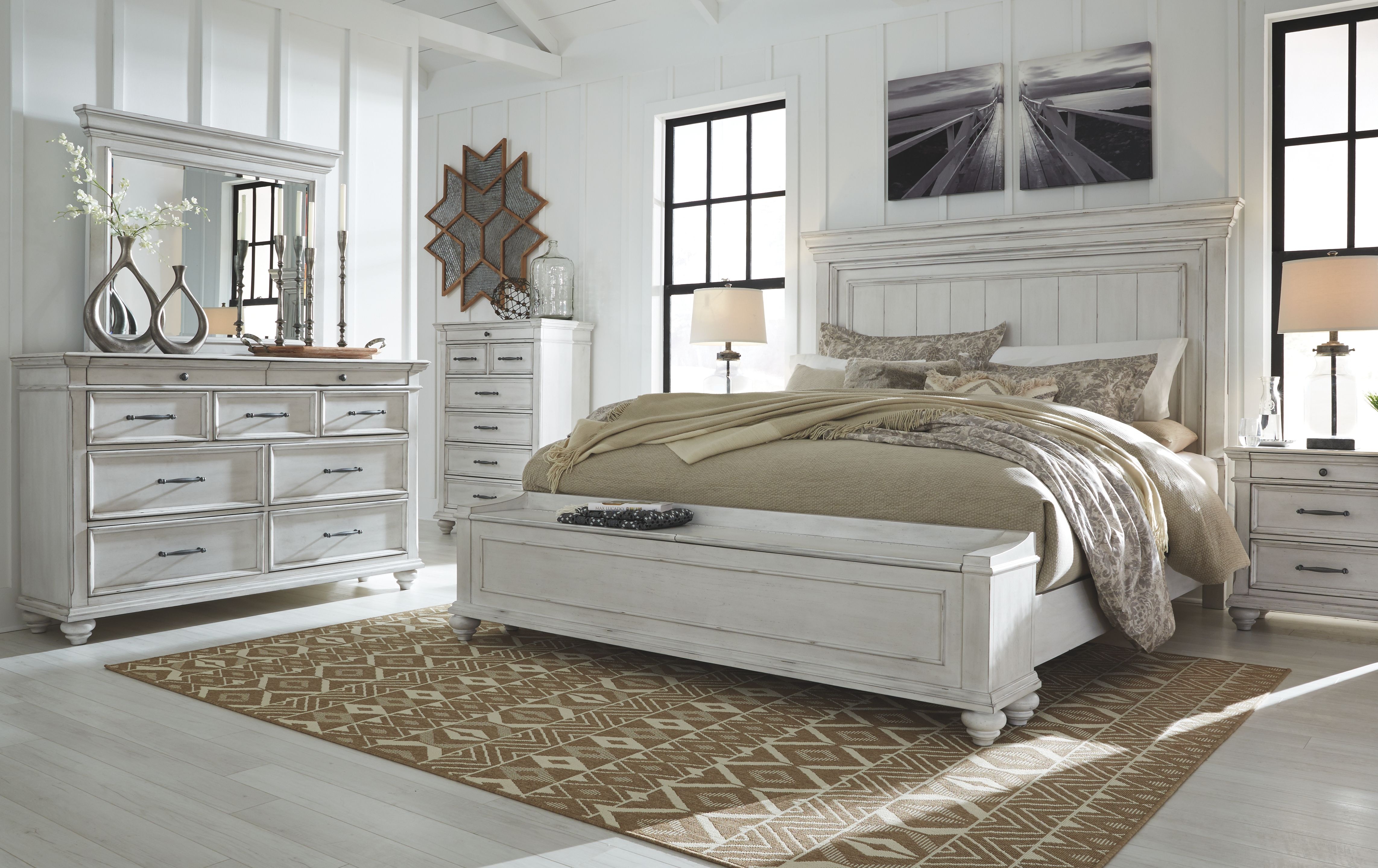 Benchcraft Bedroom Kanwyn King Panel Bed with Storage Bench B777B9