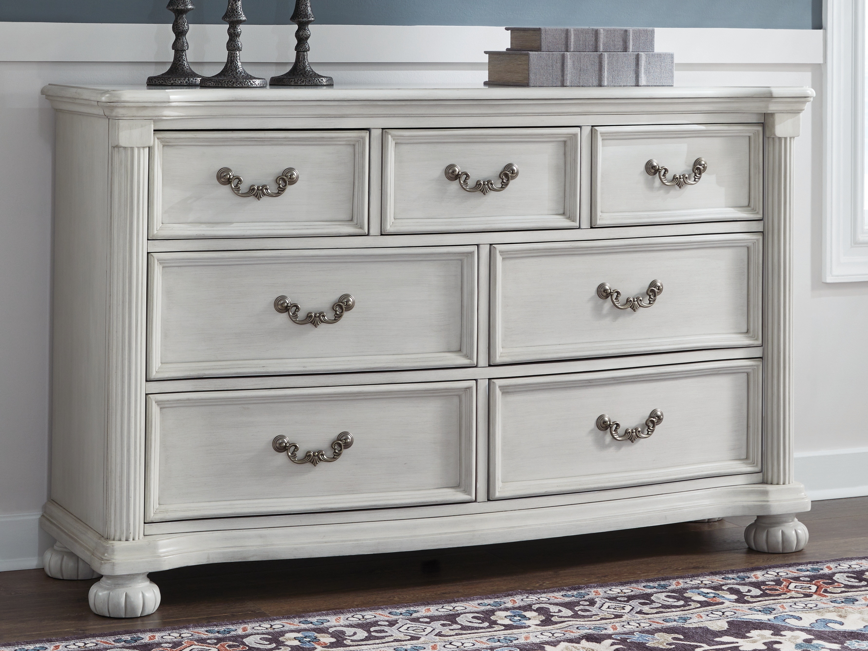 Drawer - mam♡HEVE バレリーナBL　ホワイト新品未使用 Benchcraft Bedroom Montelaine Dresser B795-31 - Payless Furniture