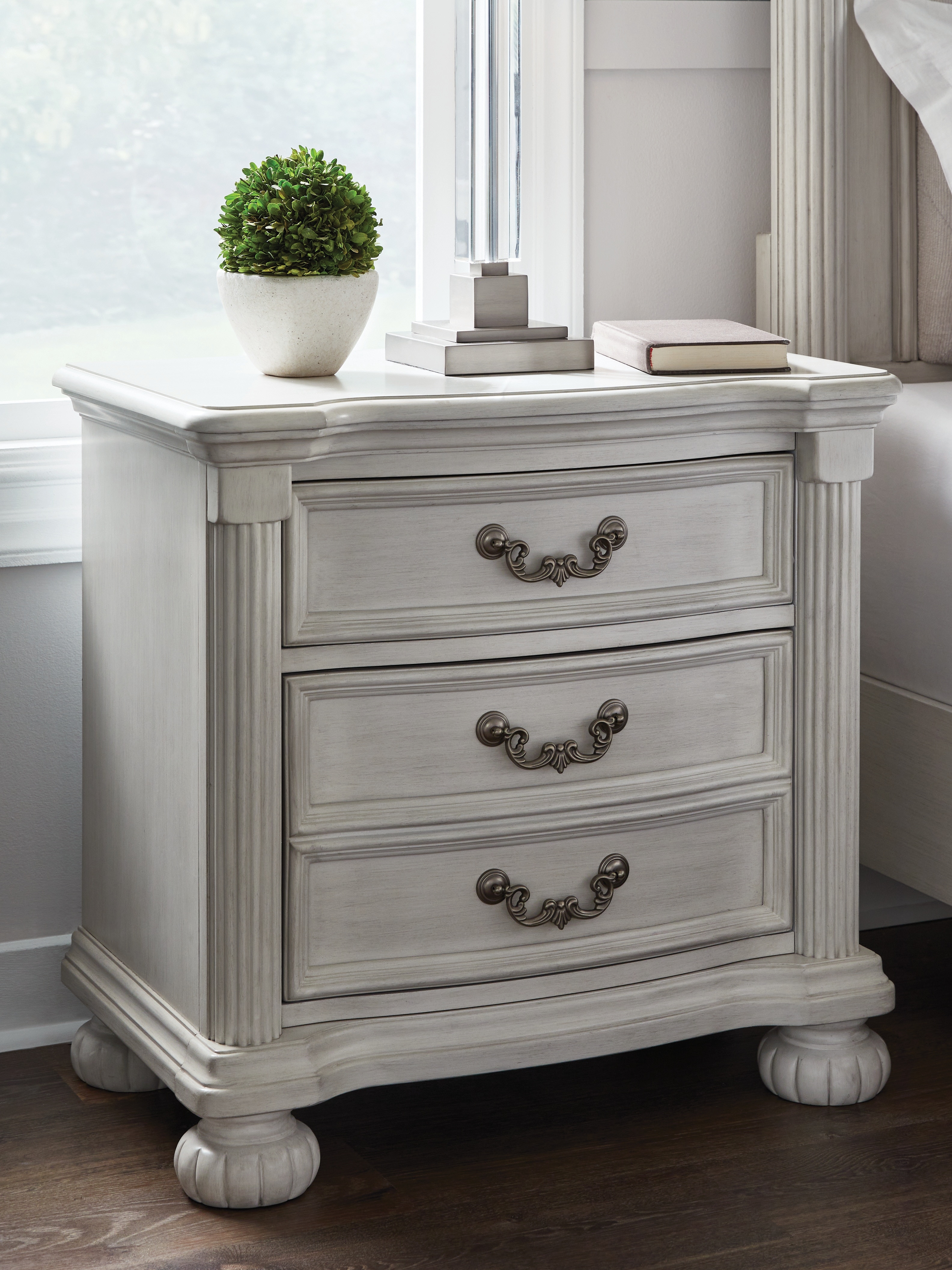 Benchcraft Bedroom Montelaine Nightstand B795-93 | Hickory
