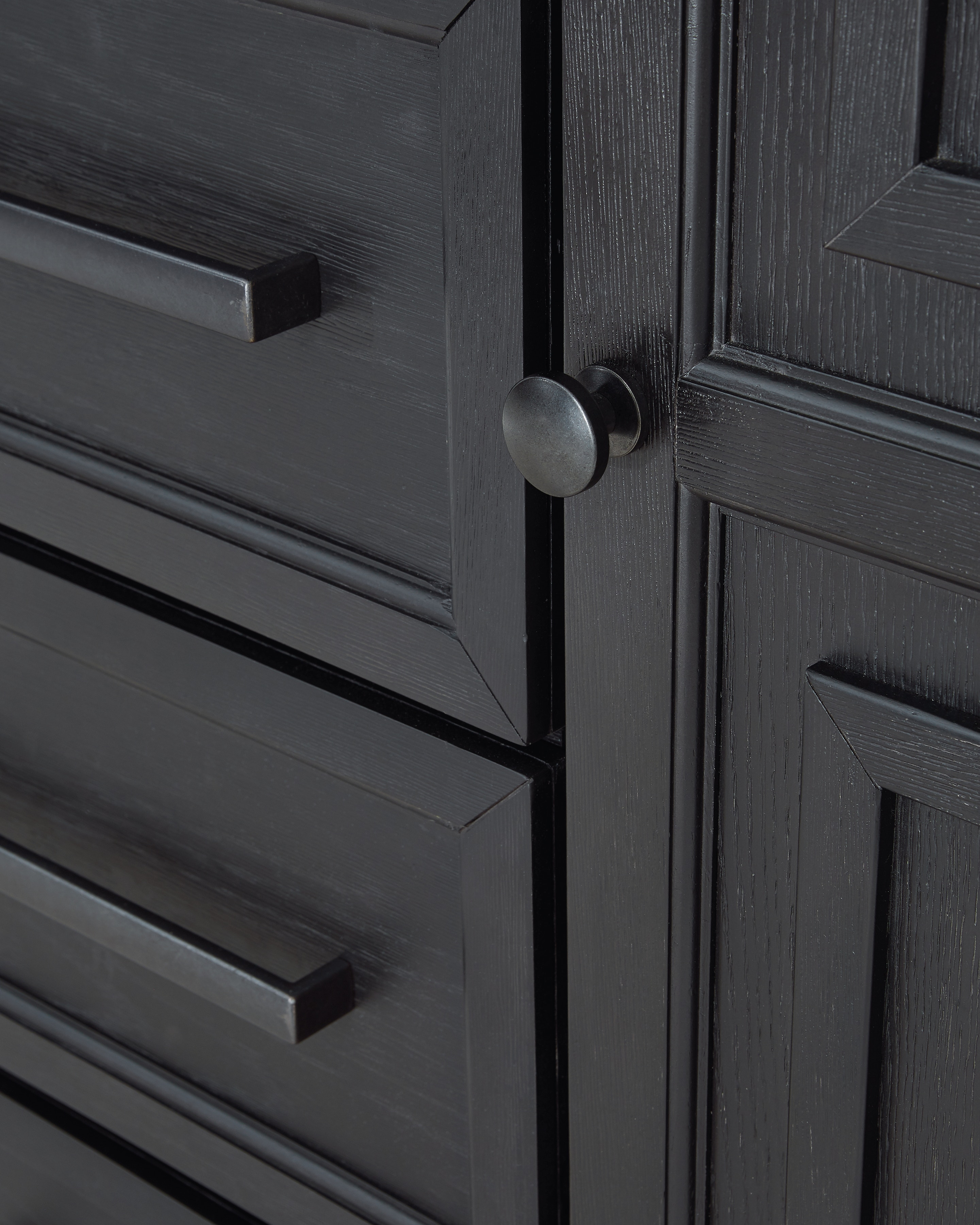 Signature Design by Ashley Bedroom Foyland Door Chest B989-48 - Smith ...
