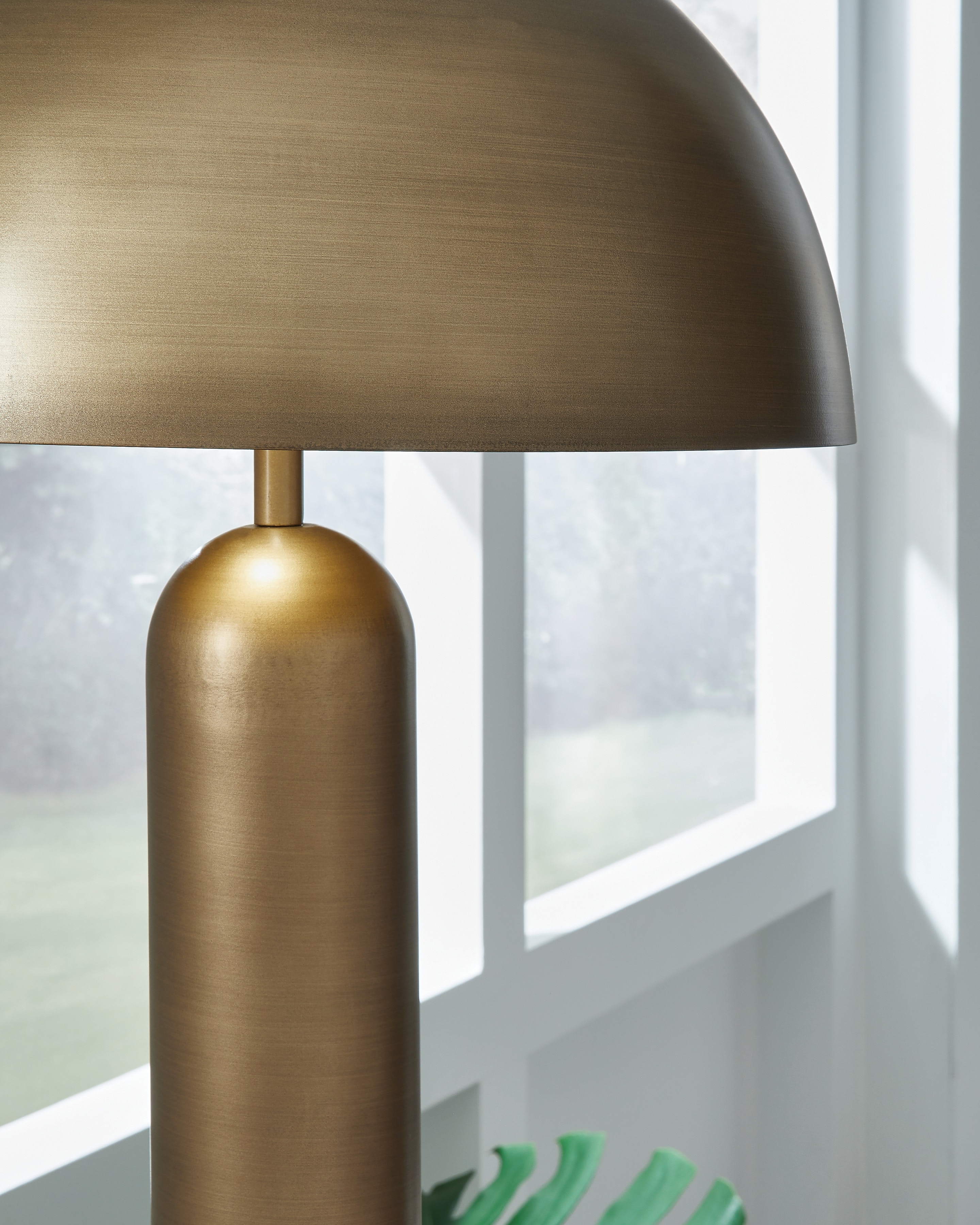 Signature Design by Ashley Table and Floor Lamps Wendfield Floor