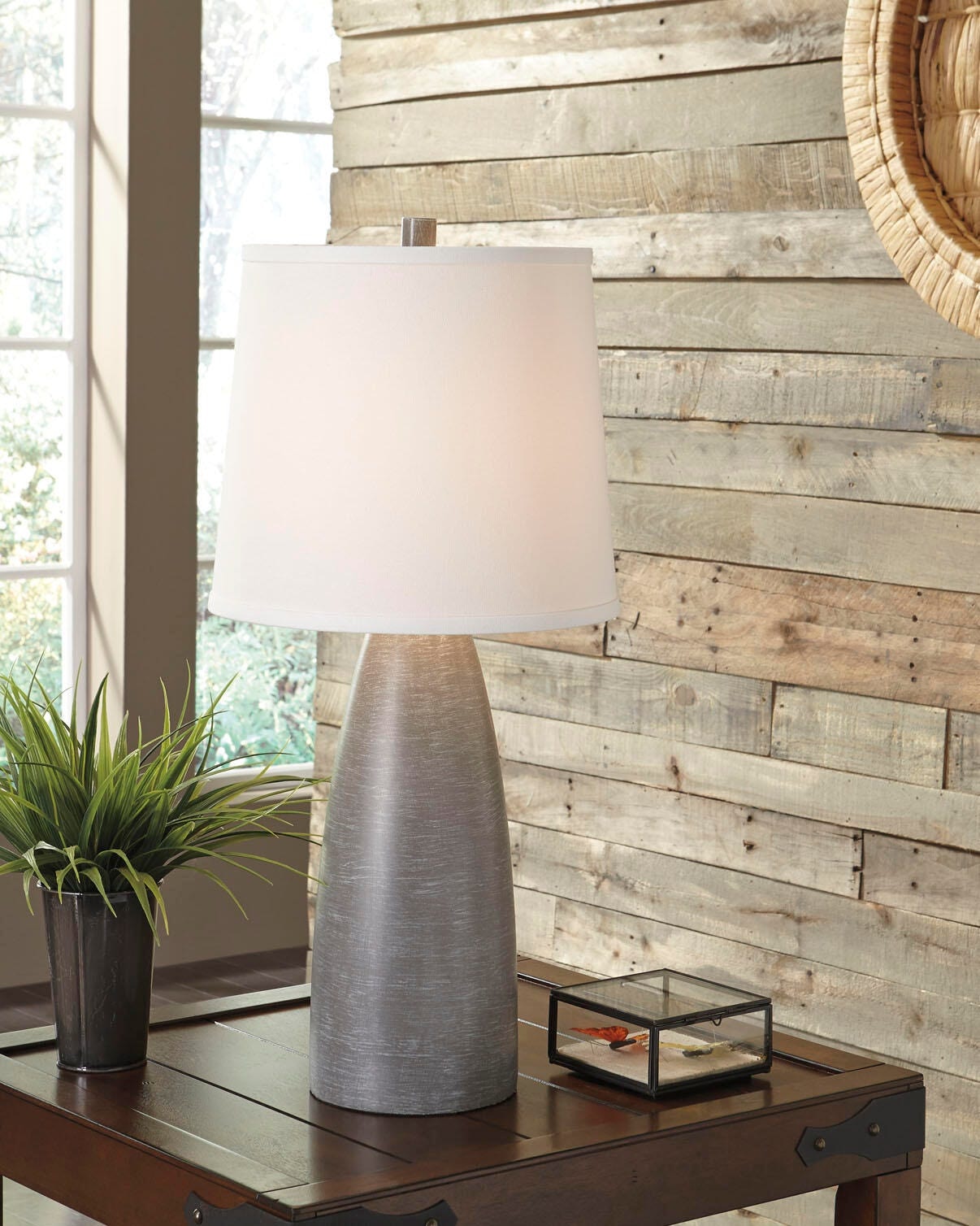 Signature Design by Ashley Table and Floor Lamps Shavontae Table Signature Design by Ashley Table and Floor Lamps Shavontae Table