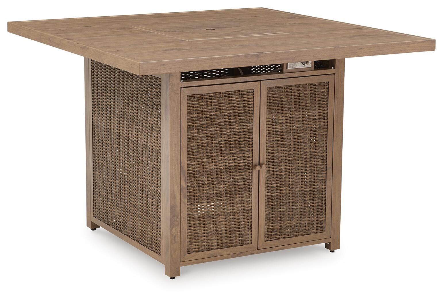 Signature Design by Ashley Outdoor Furniture Walton Bridge Outdoor