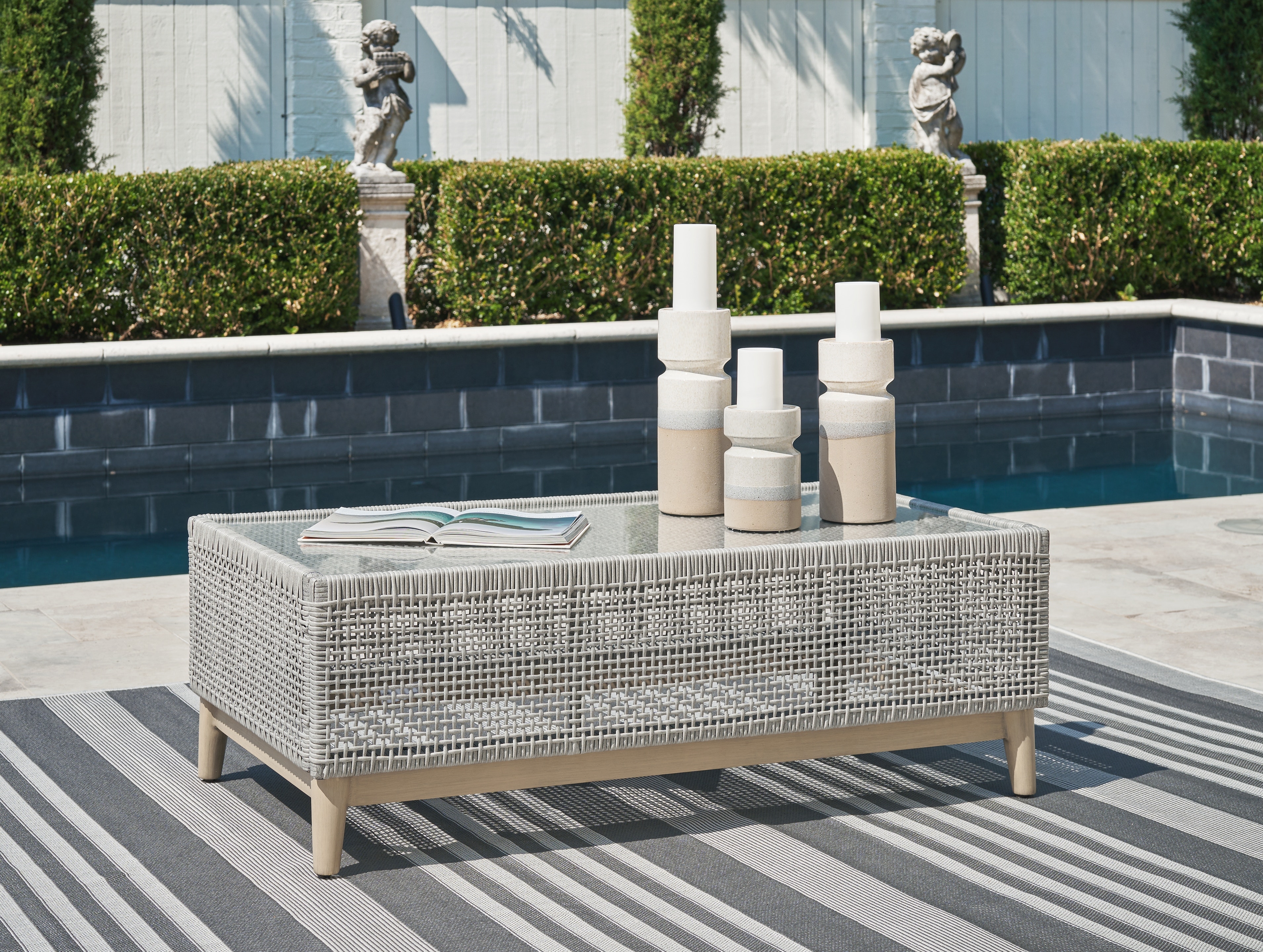 Signature Design by Ashley Outdoor Furniture Seton Creek Outdoor