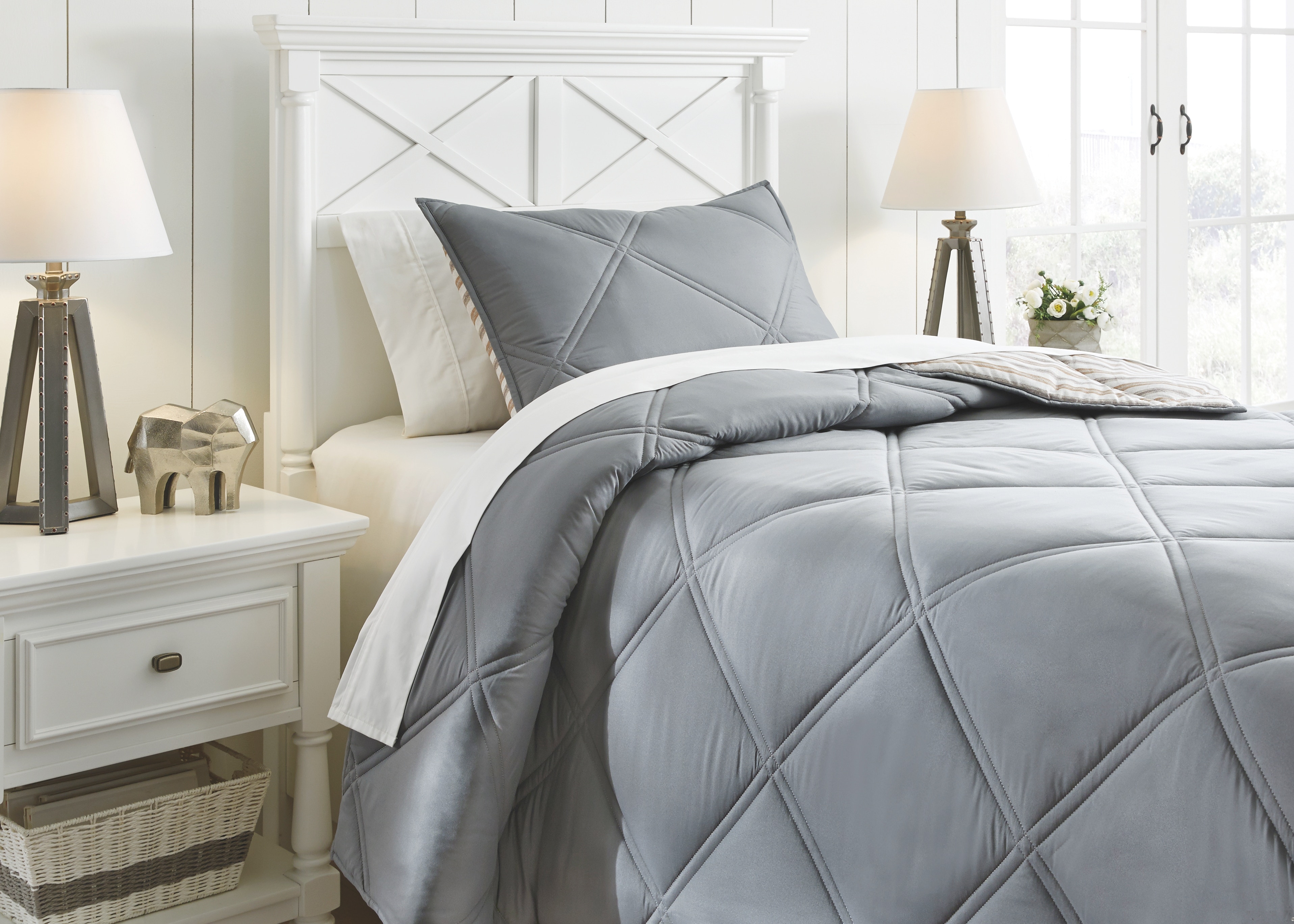 Signature Design By Ashley Bedroom Rhey 2 Piece Twin Comforter Set Q425001t Markson S Furniture