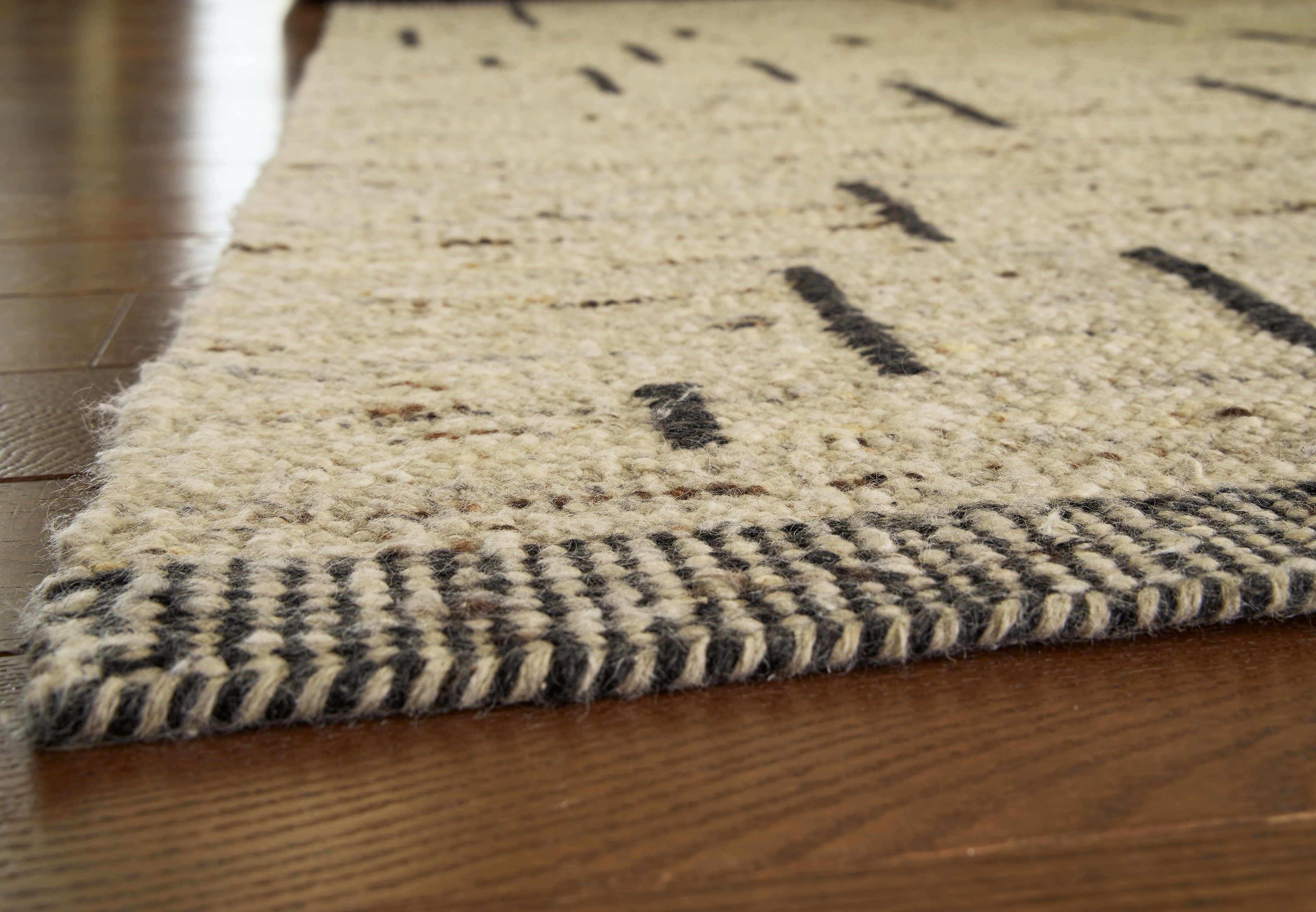 Signature Design by Ashley Area Rugs Mortis 5' x 7' Rug