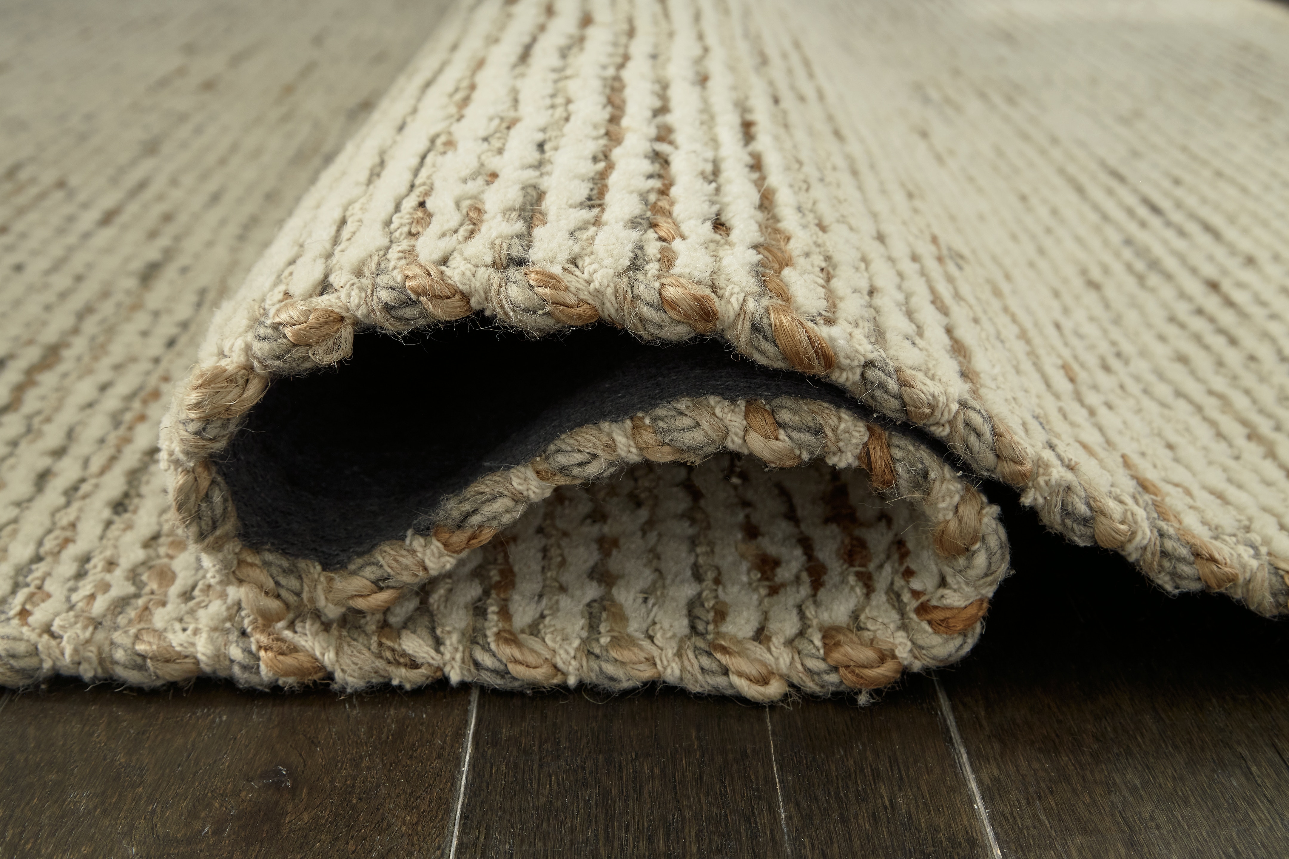 Ashley Kently Kently 7'8" x 10' Rug R405301 Portland, OR Key Home