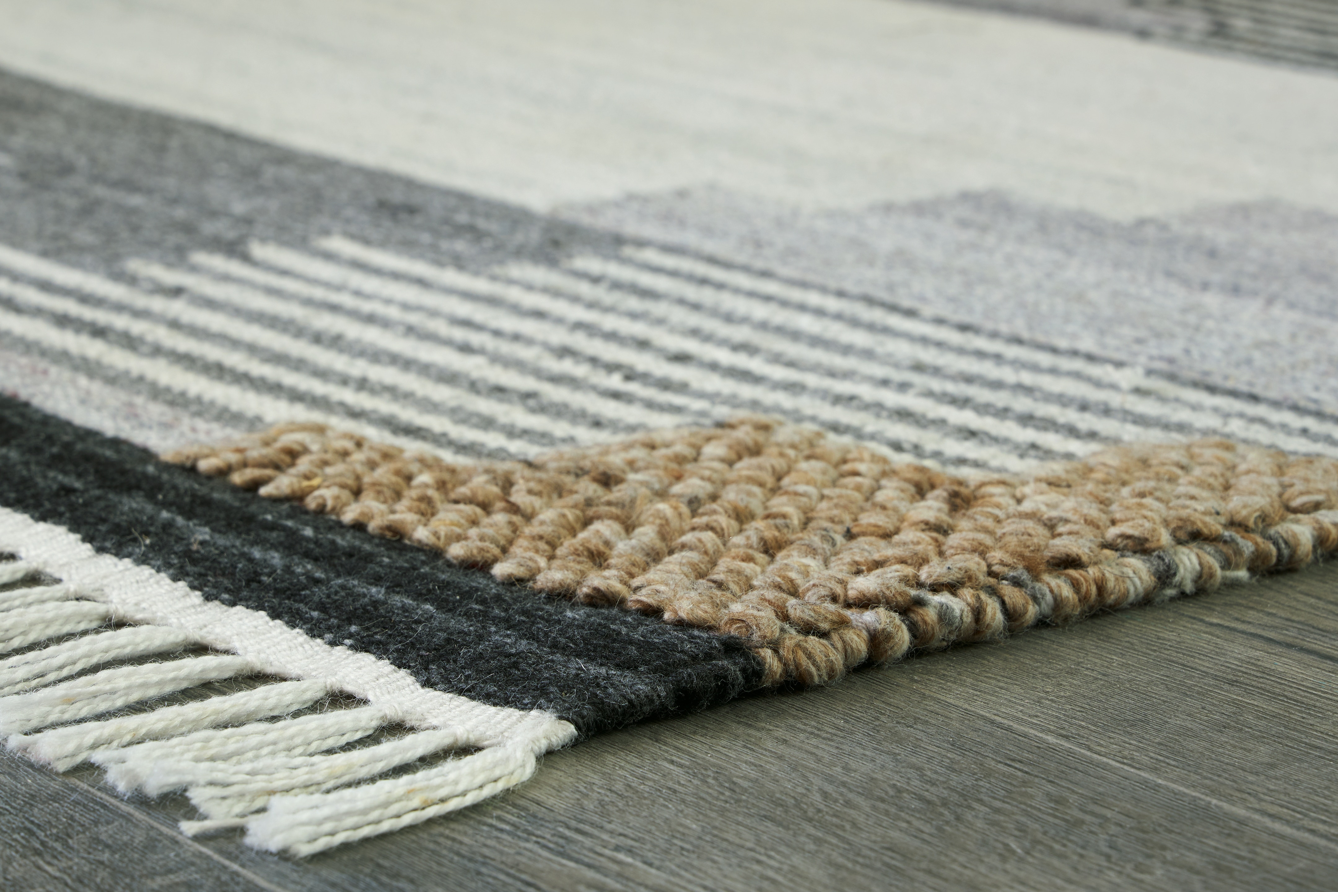 Signature Design by Ashley Area Rugs Roxsburg 7'8
