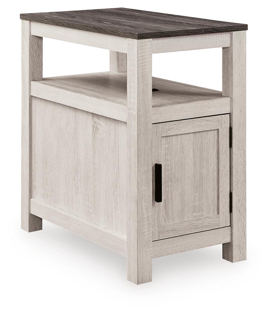 Signature Design by Ashley Living Room Fendenmore Chairside End