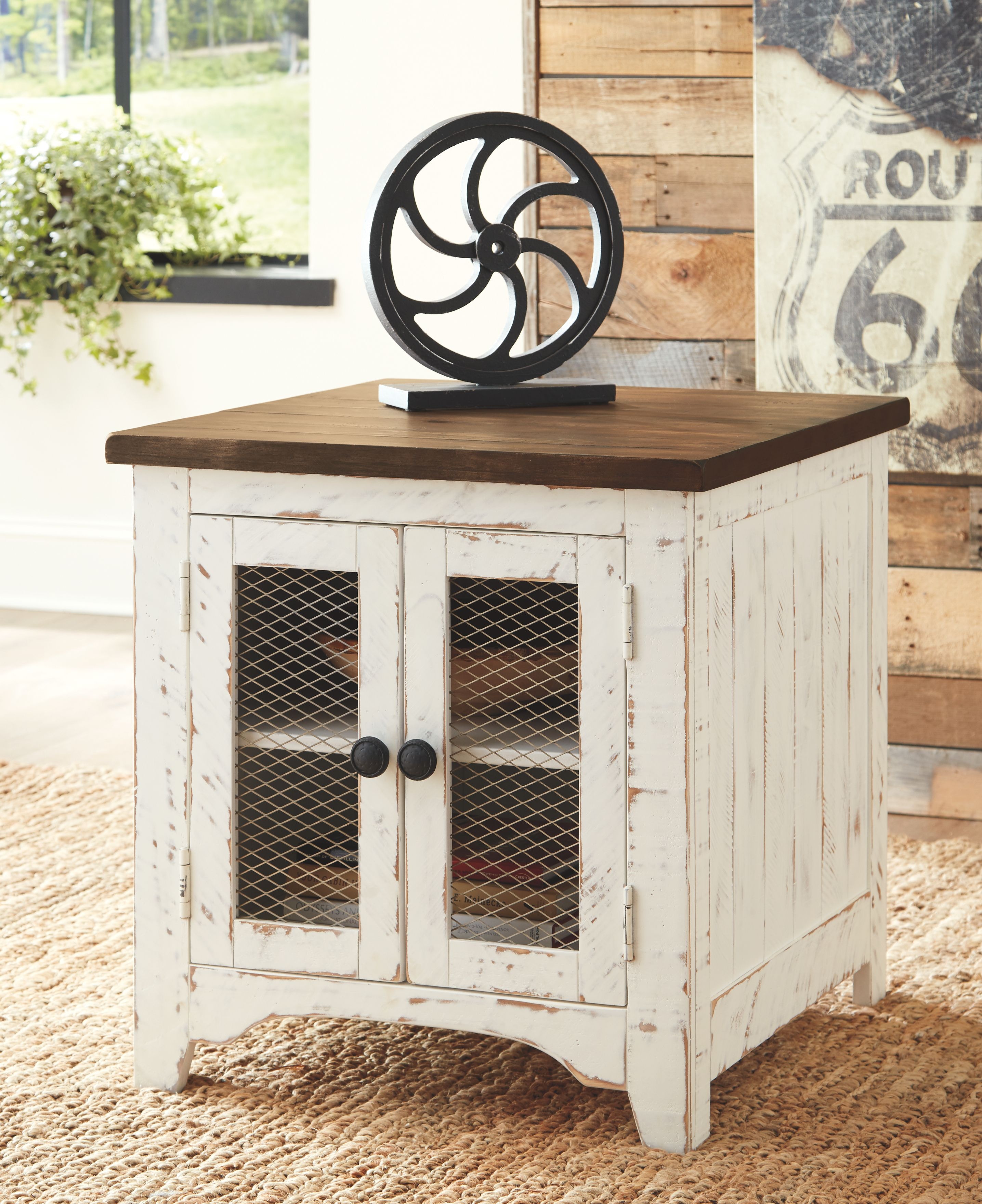Signature Design by Ashley Living Room Wystfield End Table T459-3