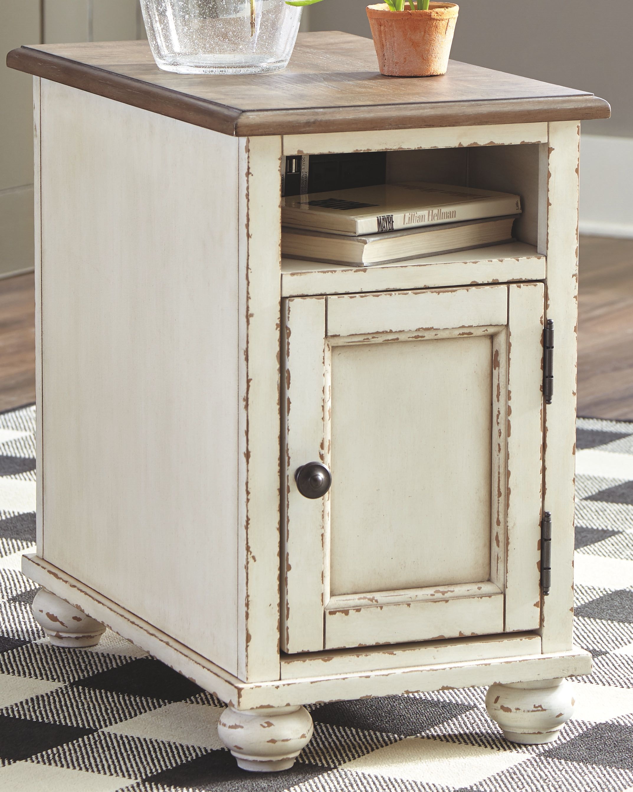 Signature Design by Ashley Living Room Realyn Chairside End Table