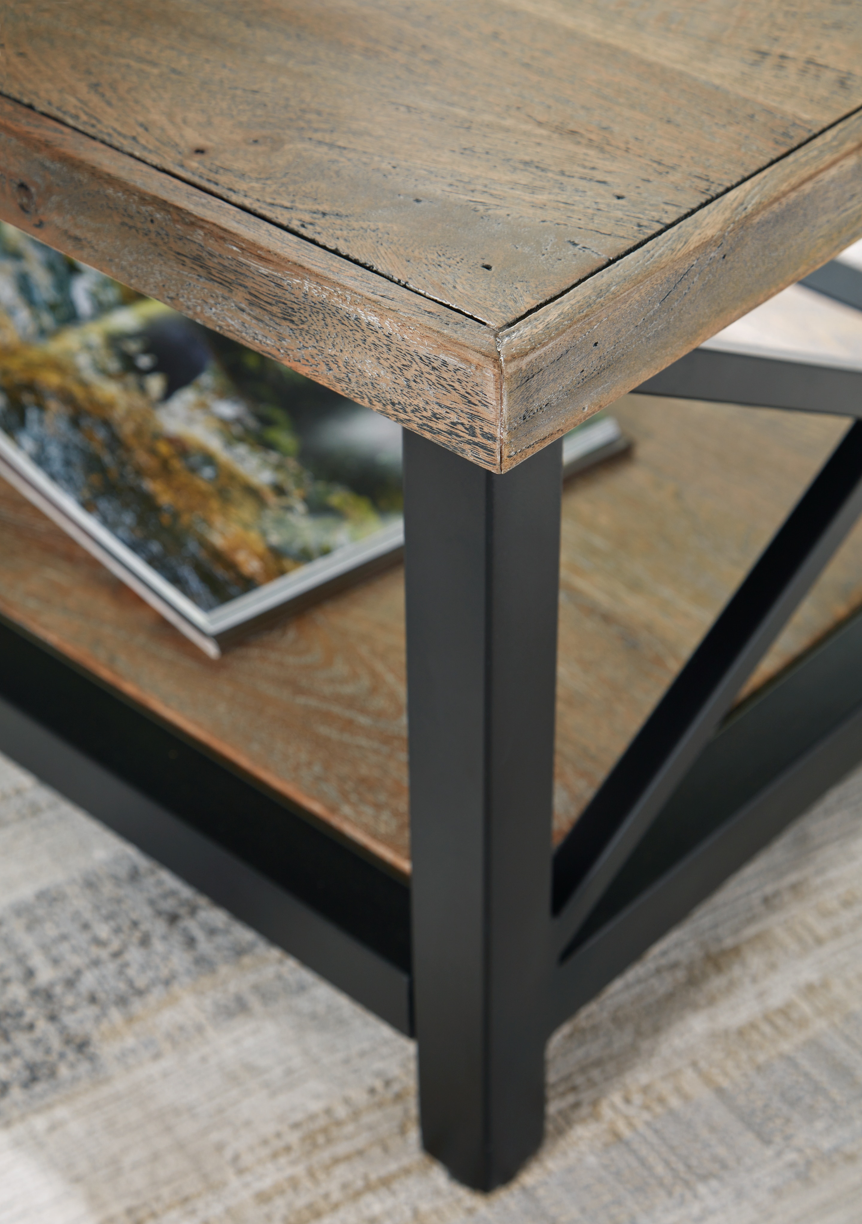 Signature Design by Ashley Living Room Bristenfort Coffee Table