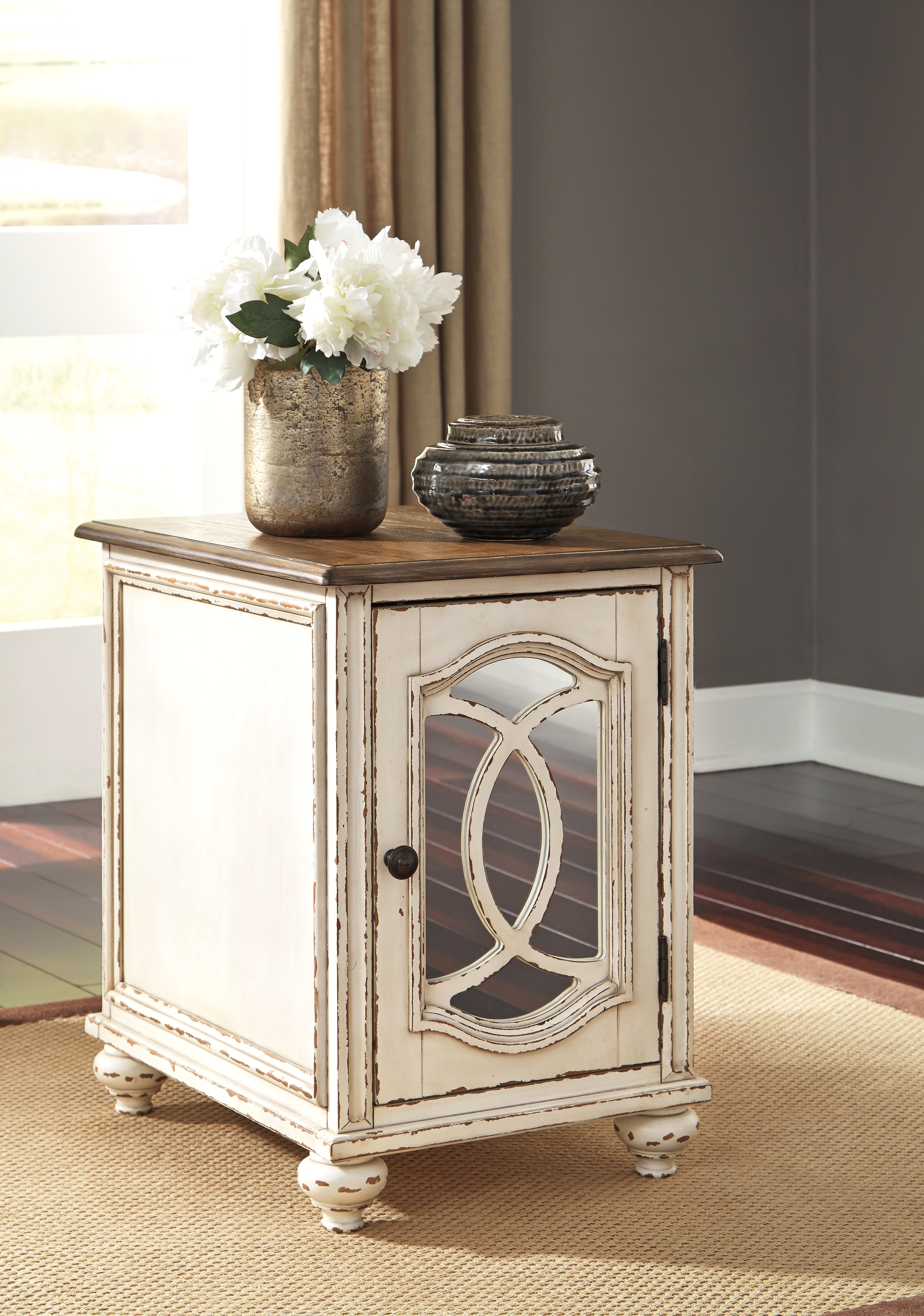 Signature Design by Ashley Living Room Realyn Chairside End Table