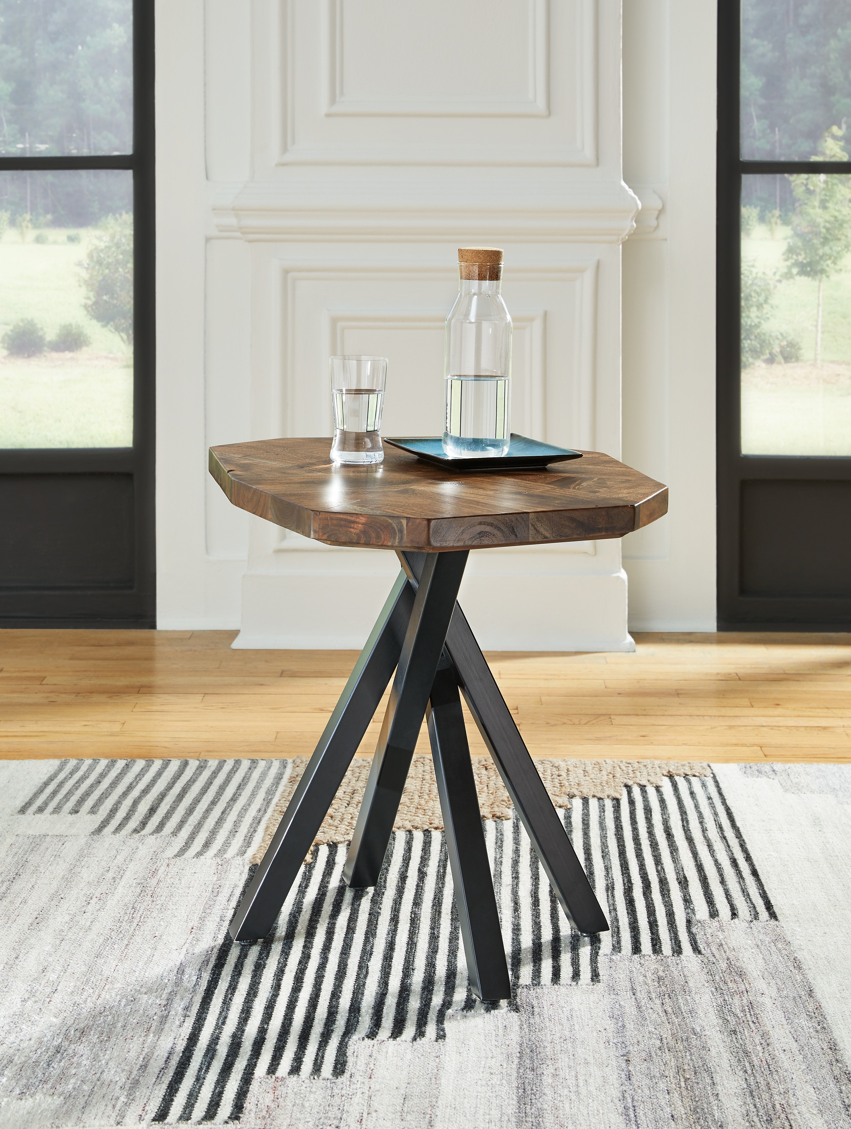 Signature Design by Ashley Living Room Haileeton End Table T806-6