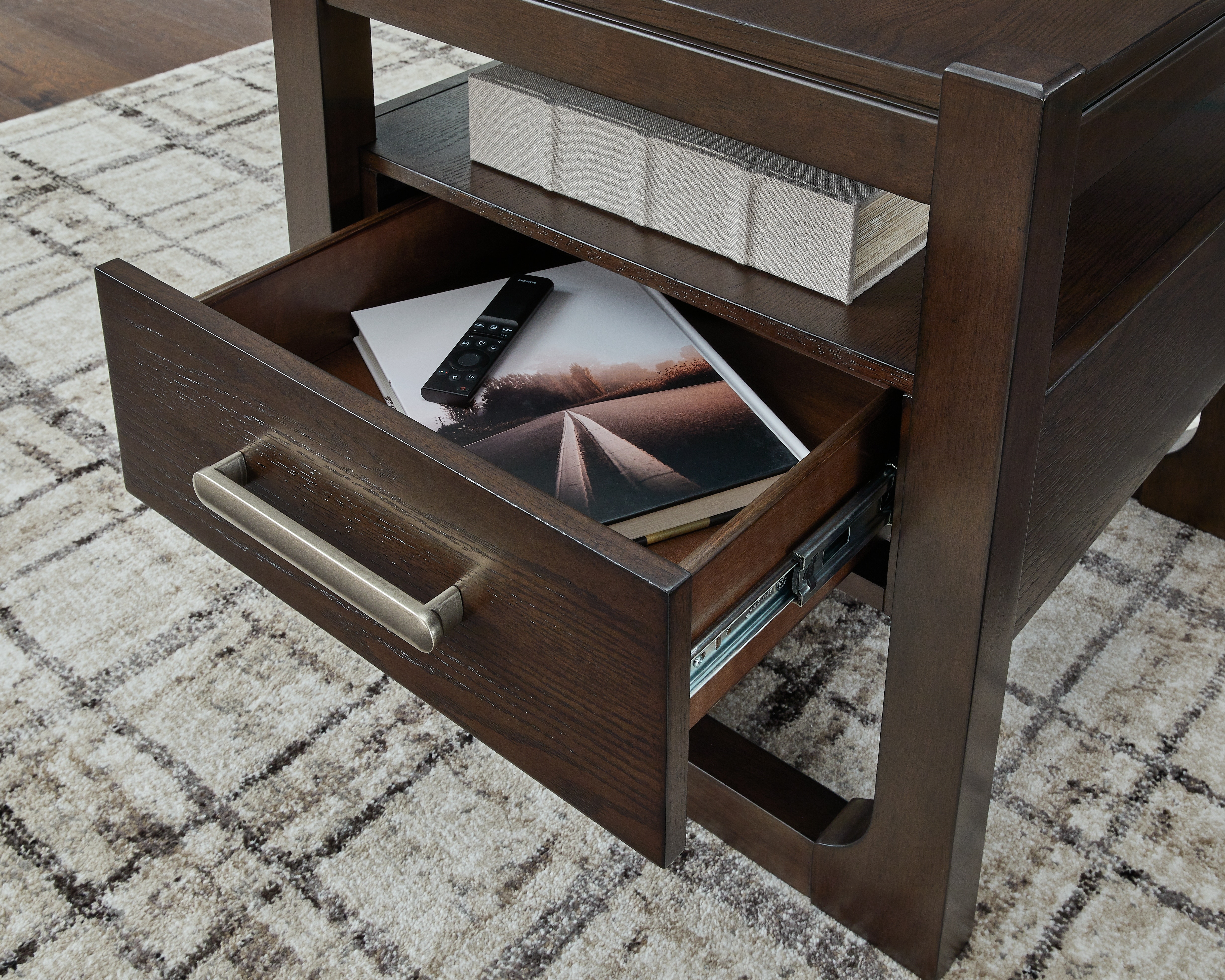 家具 rttt ASHLEY FURNITURE Breckington End Table T6563 | Rooms For Less