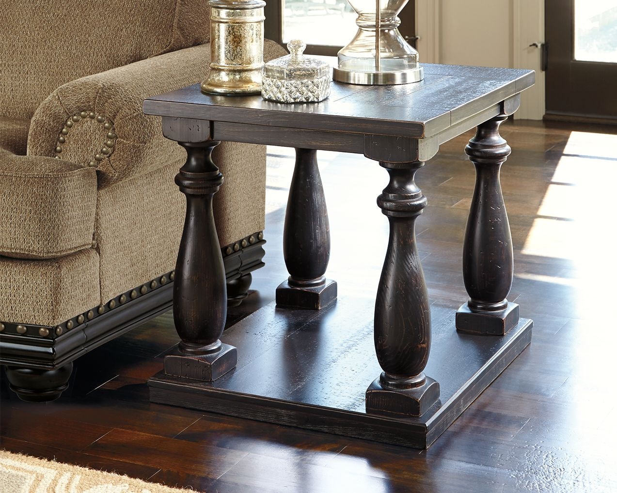 mallacar coffee table set