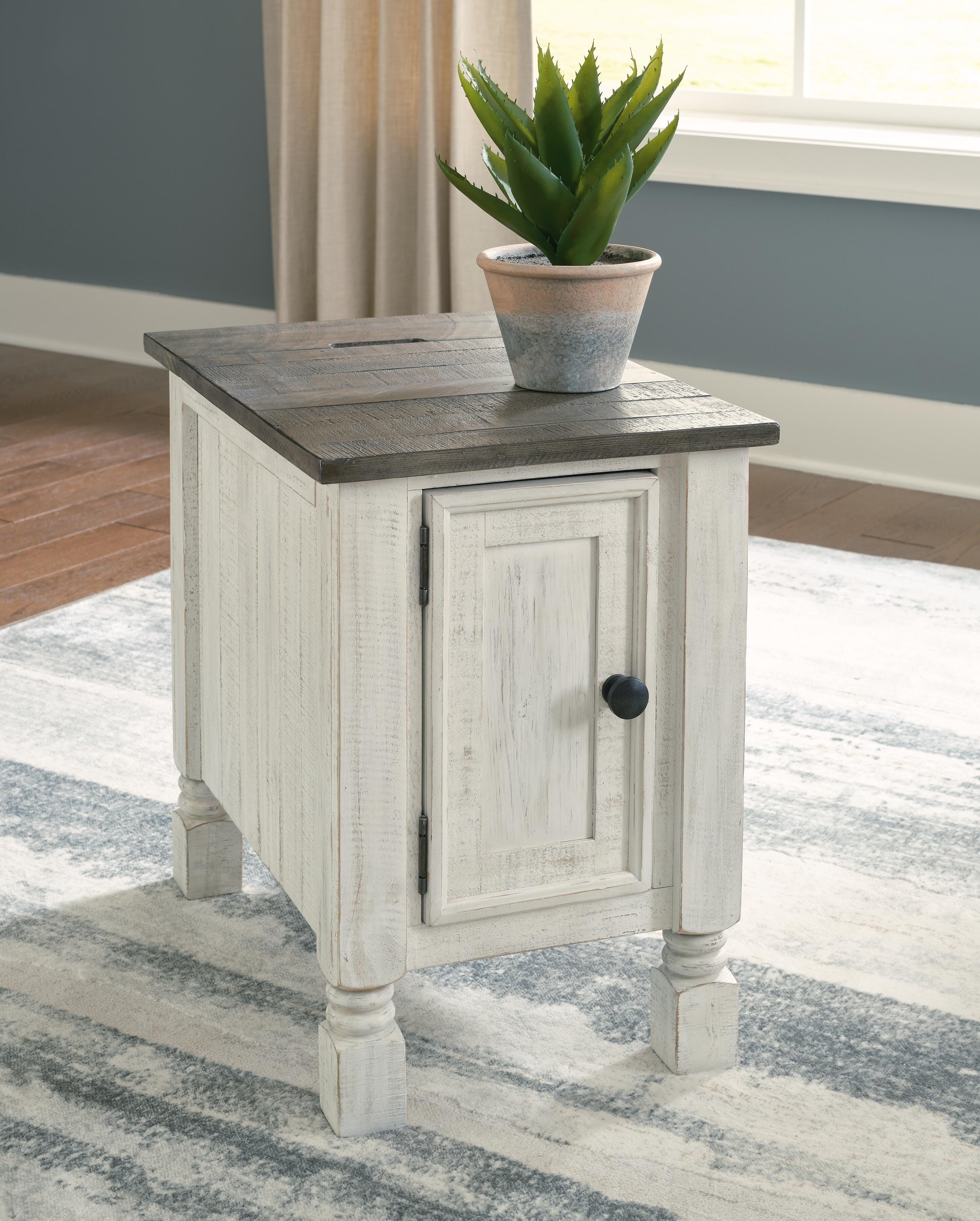 Signature Design by Ashley Living Room Havalance Chairside End