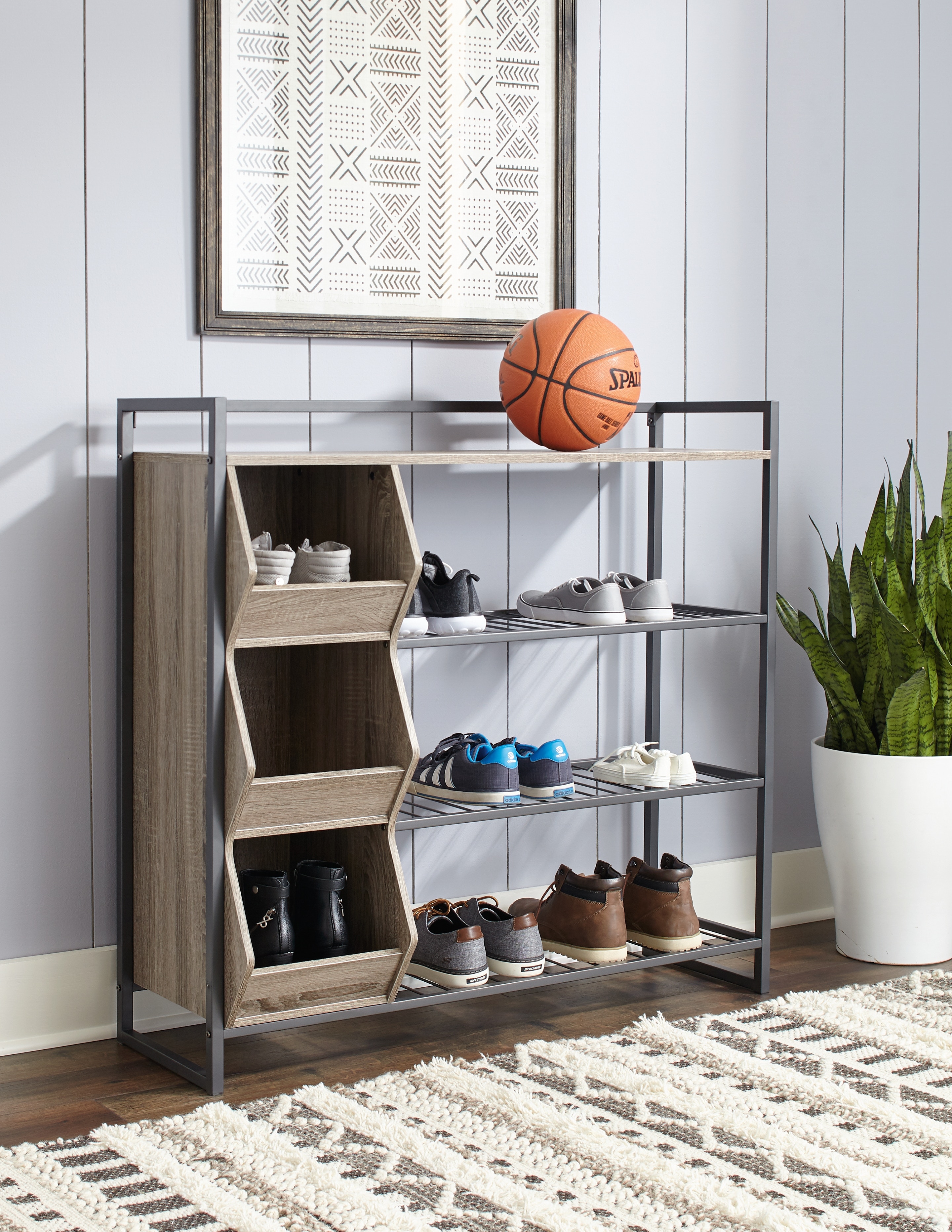 Signature Design by Ashley Entry and Mudroom Furniture Maccenet