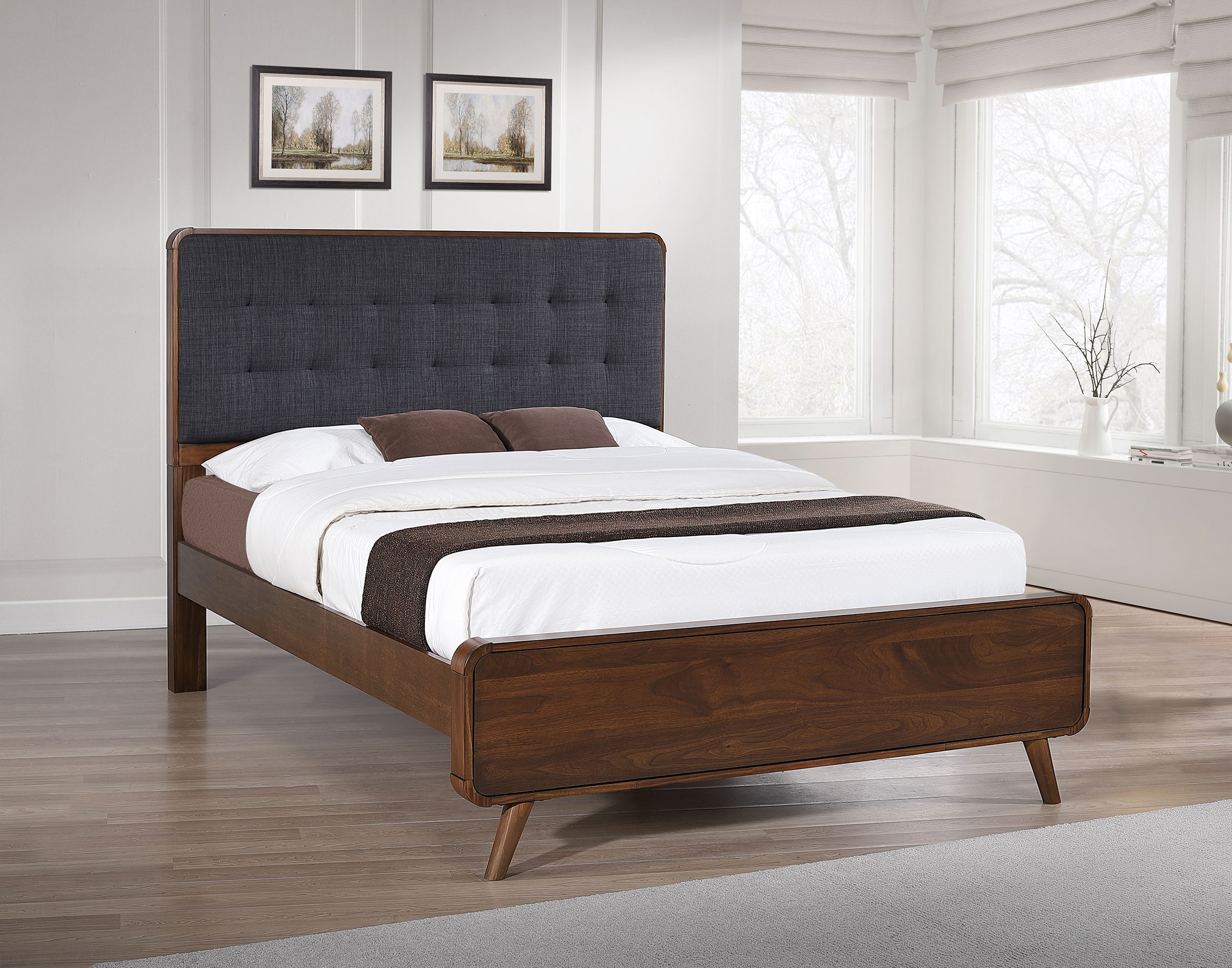 Coaster Bedroom Robyn Wood Queen Platform Bed Dark Walnut 205131Q