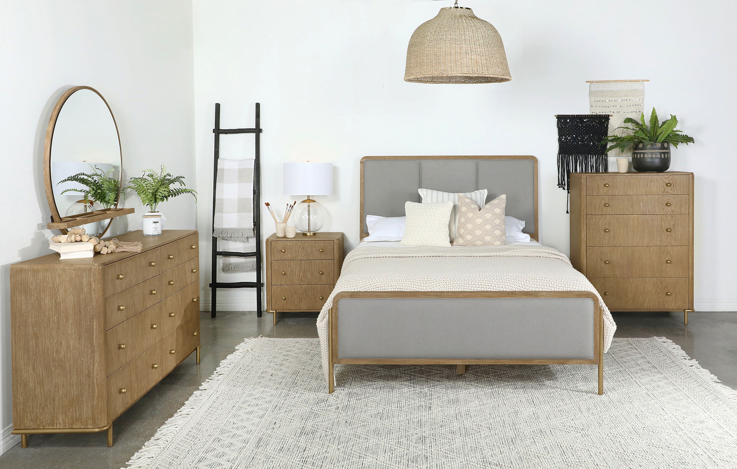 Arini 5-piece Queen Bedroom Set Sand Wash And Grey 