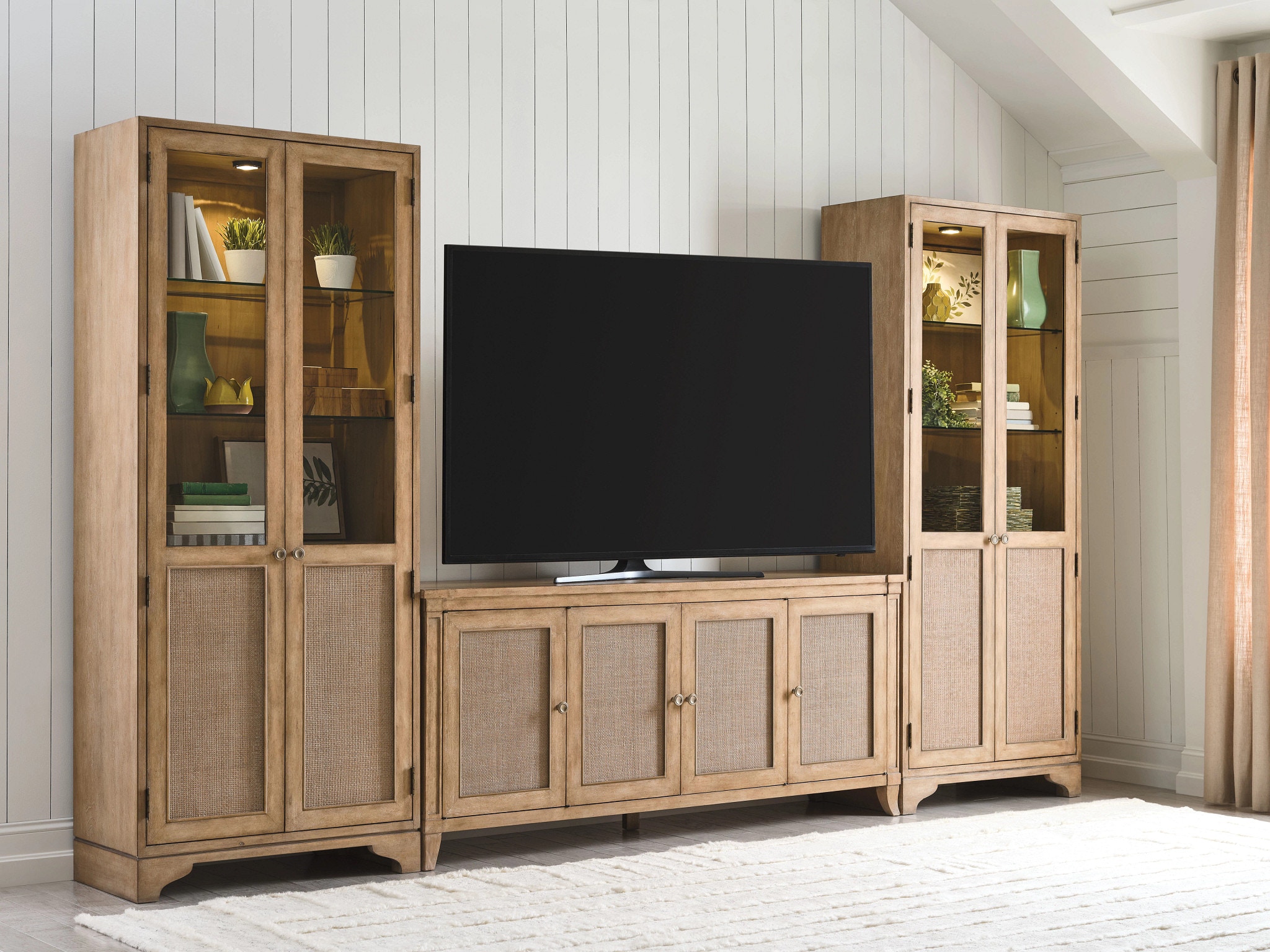 Hammary Eastview Console 483-585 - Salt Creek Home Furniture.