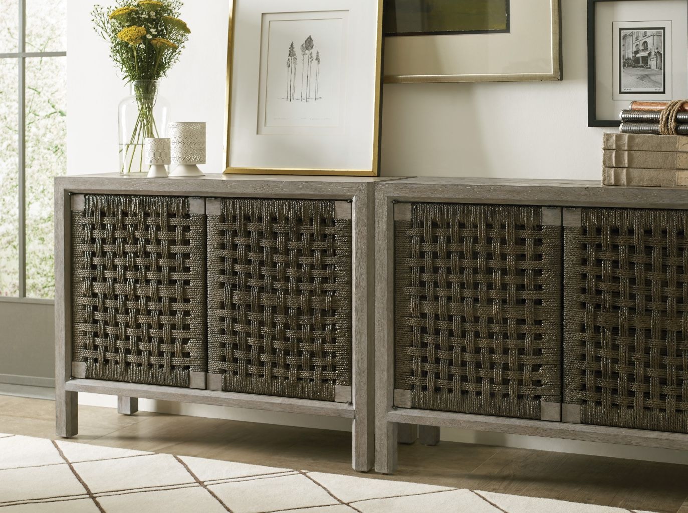 Kincaid Furniture Trails 813-909R Livingston Console Cabinet