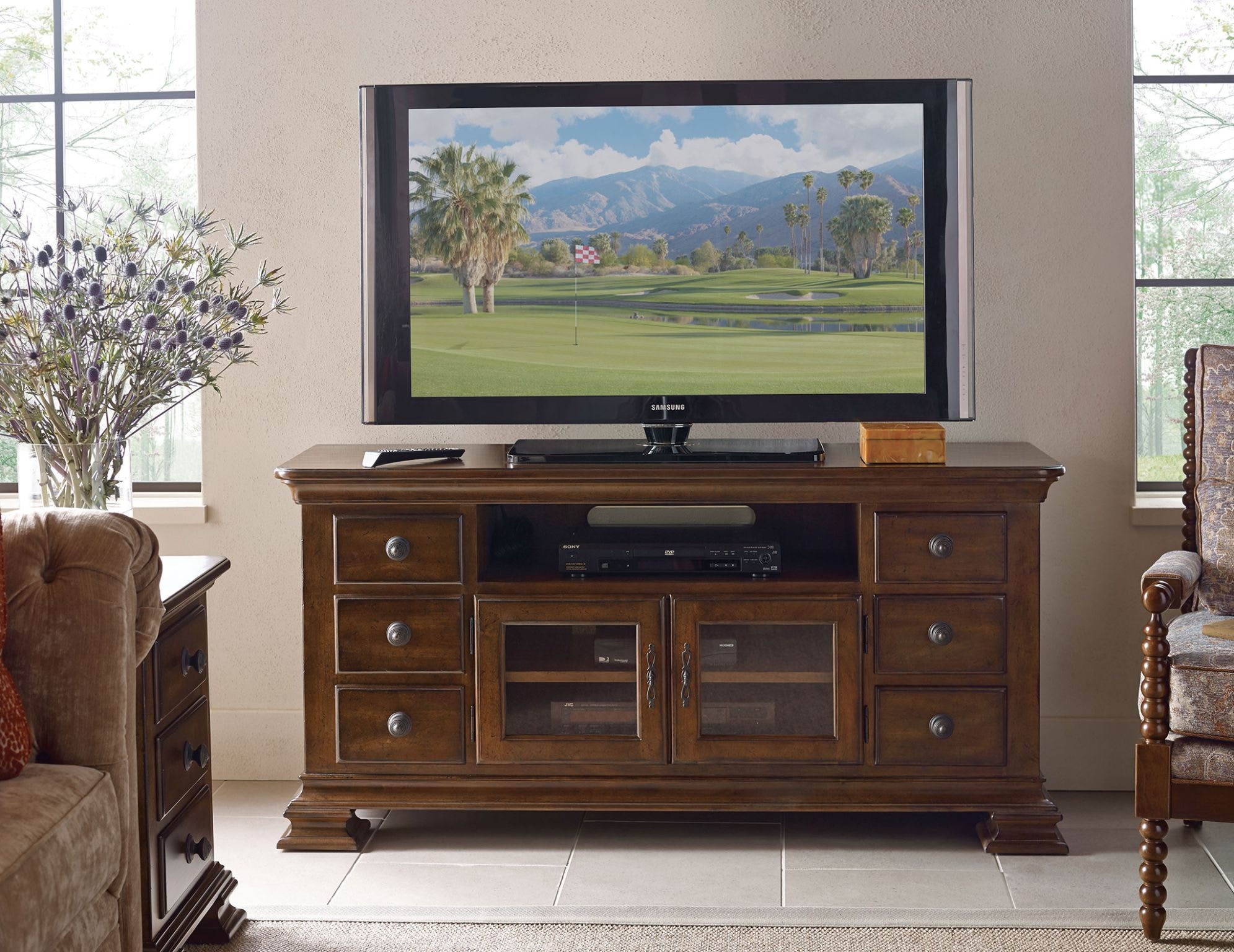 Kincaid Furniture Home Entertainment 60" Entertainment Console 95035