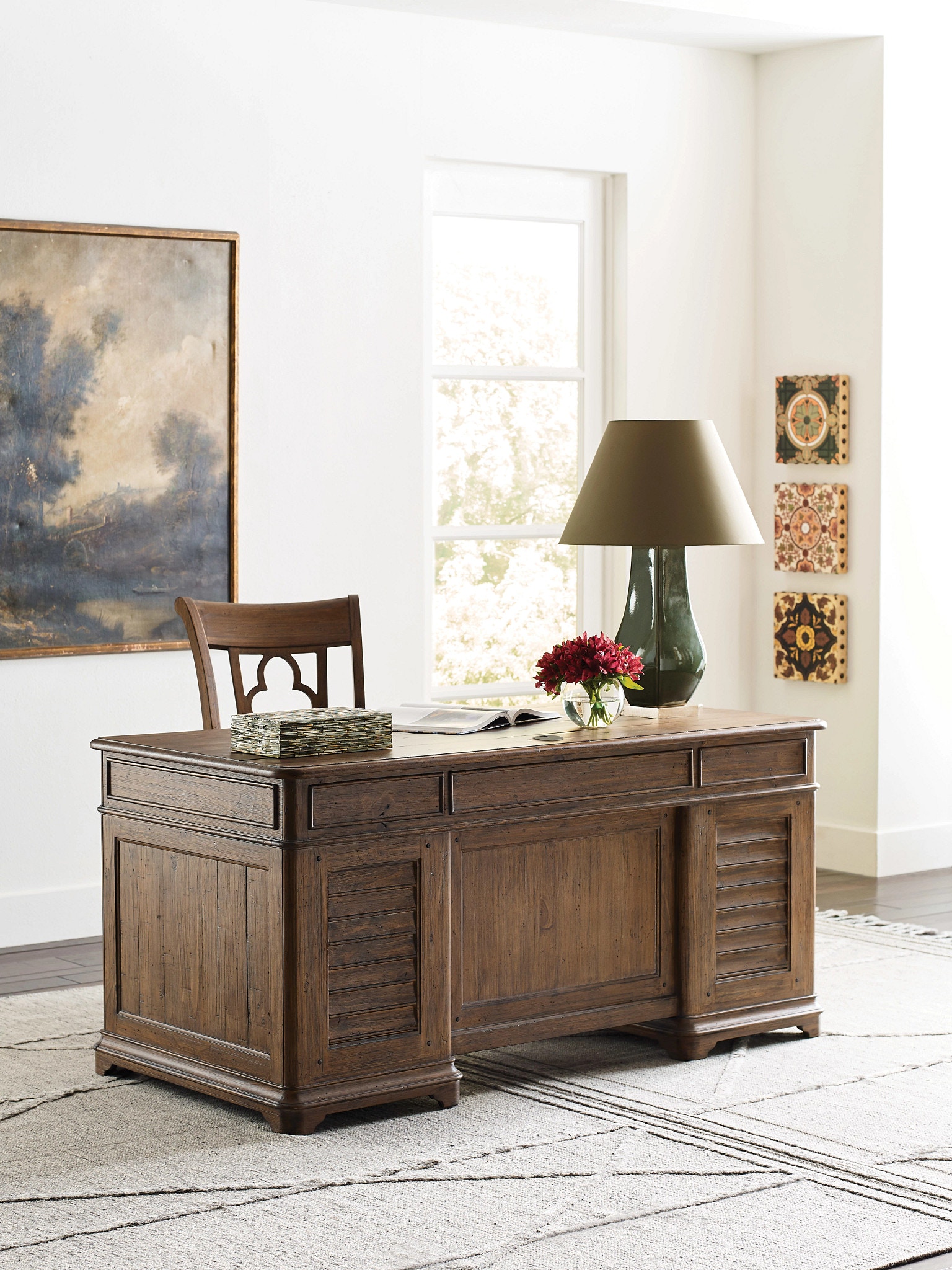 Kincaid Furniture Home Office Ellesmere Executive Desk 76941 Hickory