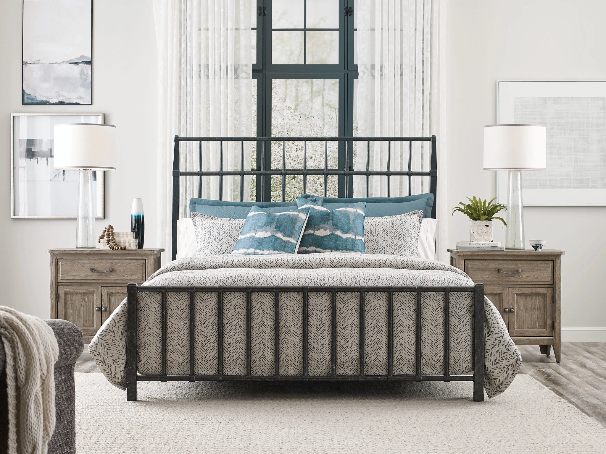 Bainfair Brown Dark Wood Metal King Bed | Rooms to Go, image size:1024x768