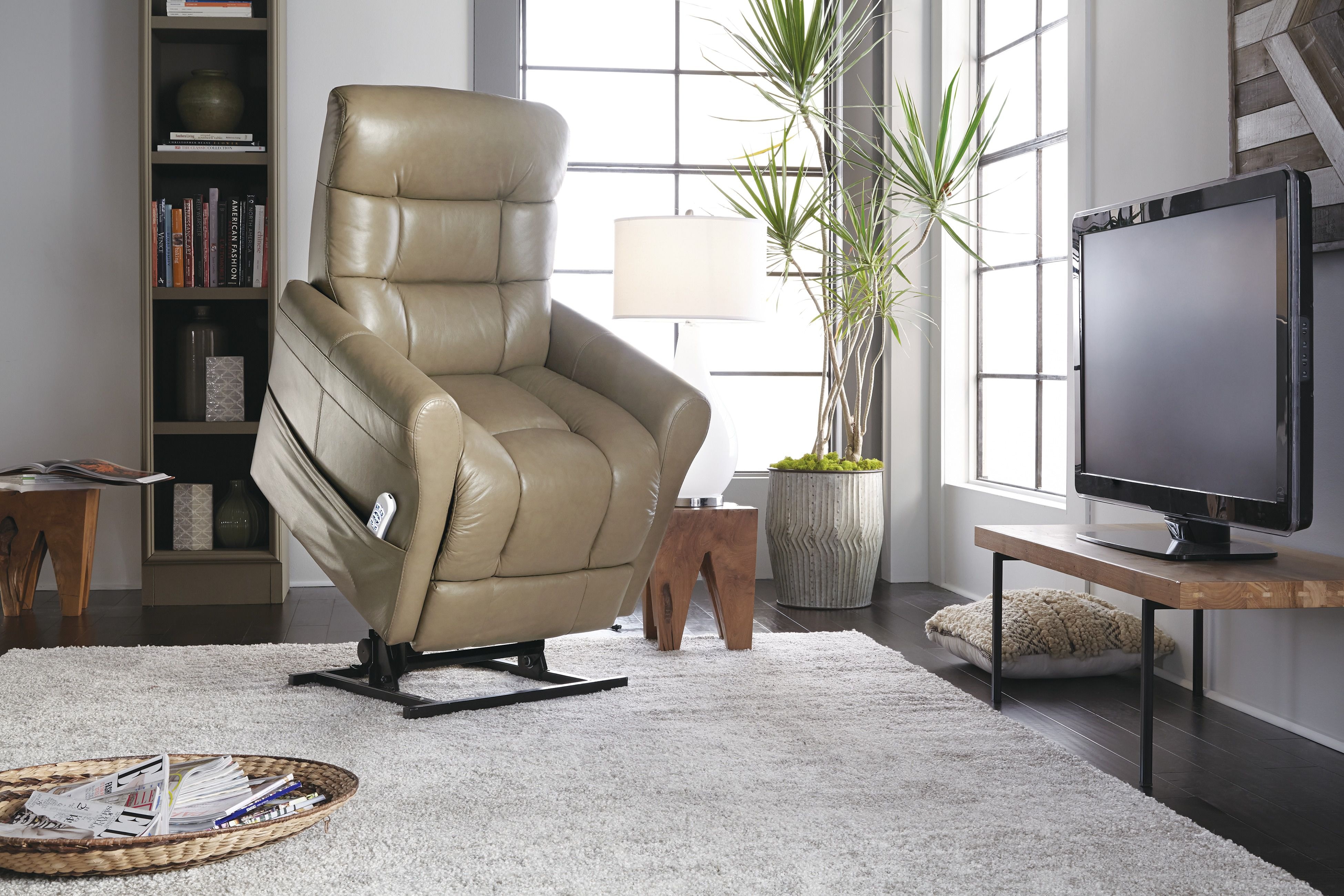 Palliser Furniture Living Room Meadow Lake Lift Chair With/Power 43101