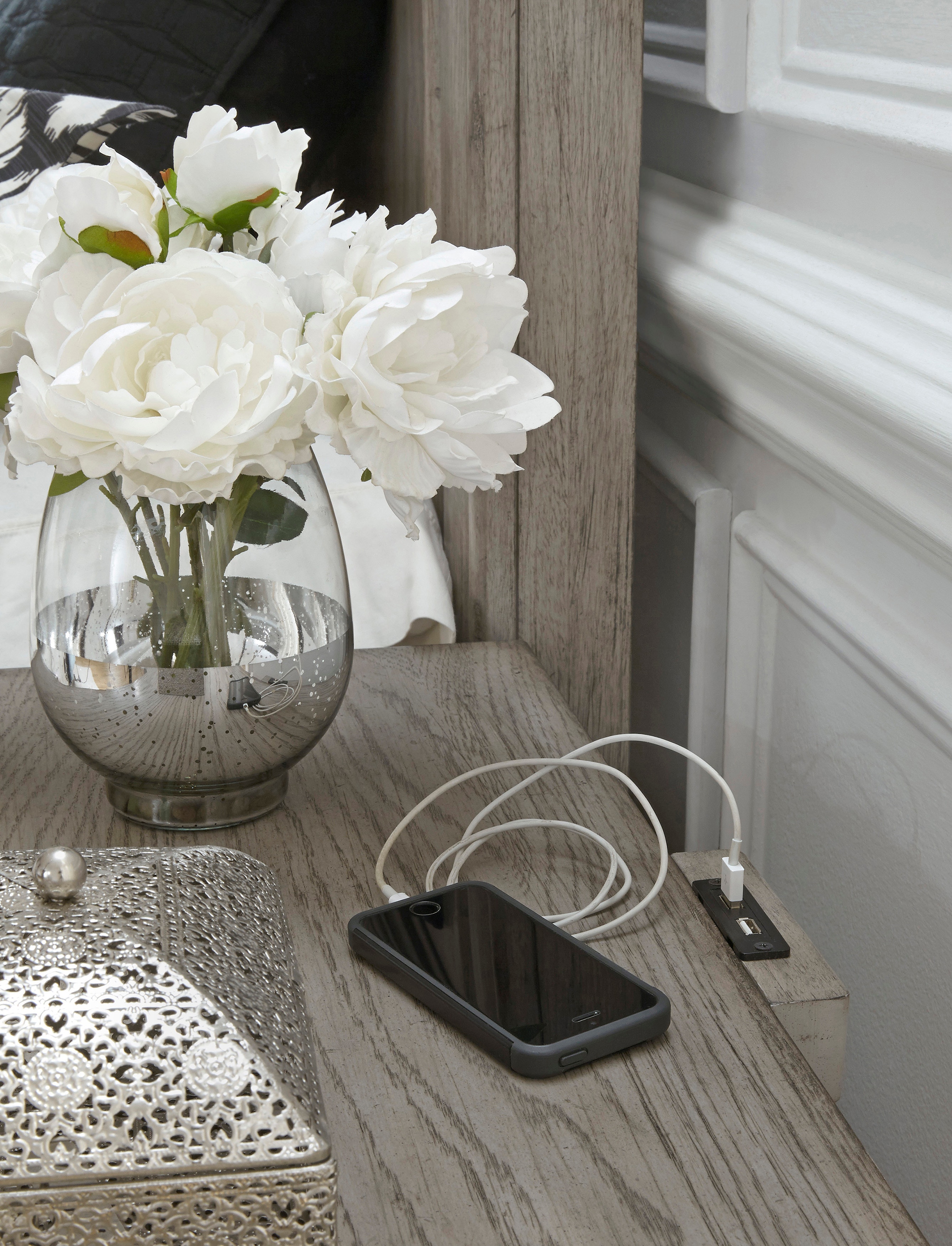 Pulaski Furniture Bedroom Madison Ridge Nightstand P091140 Pulaski