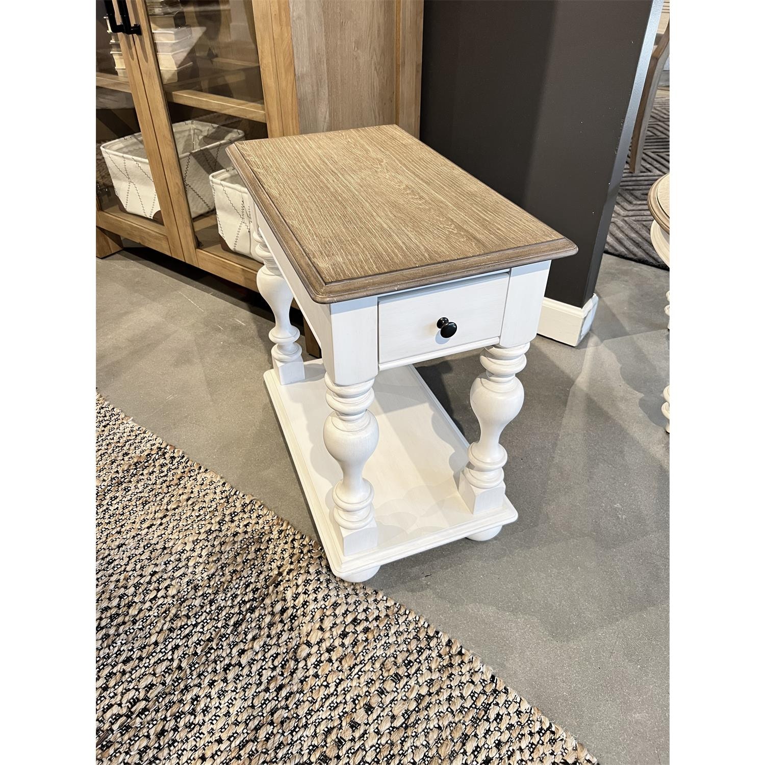 Chairside Table RV38009